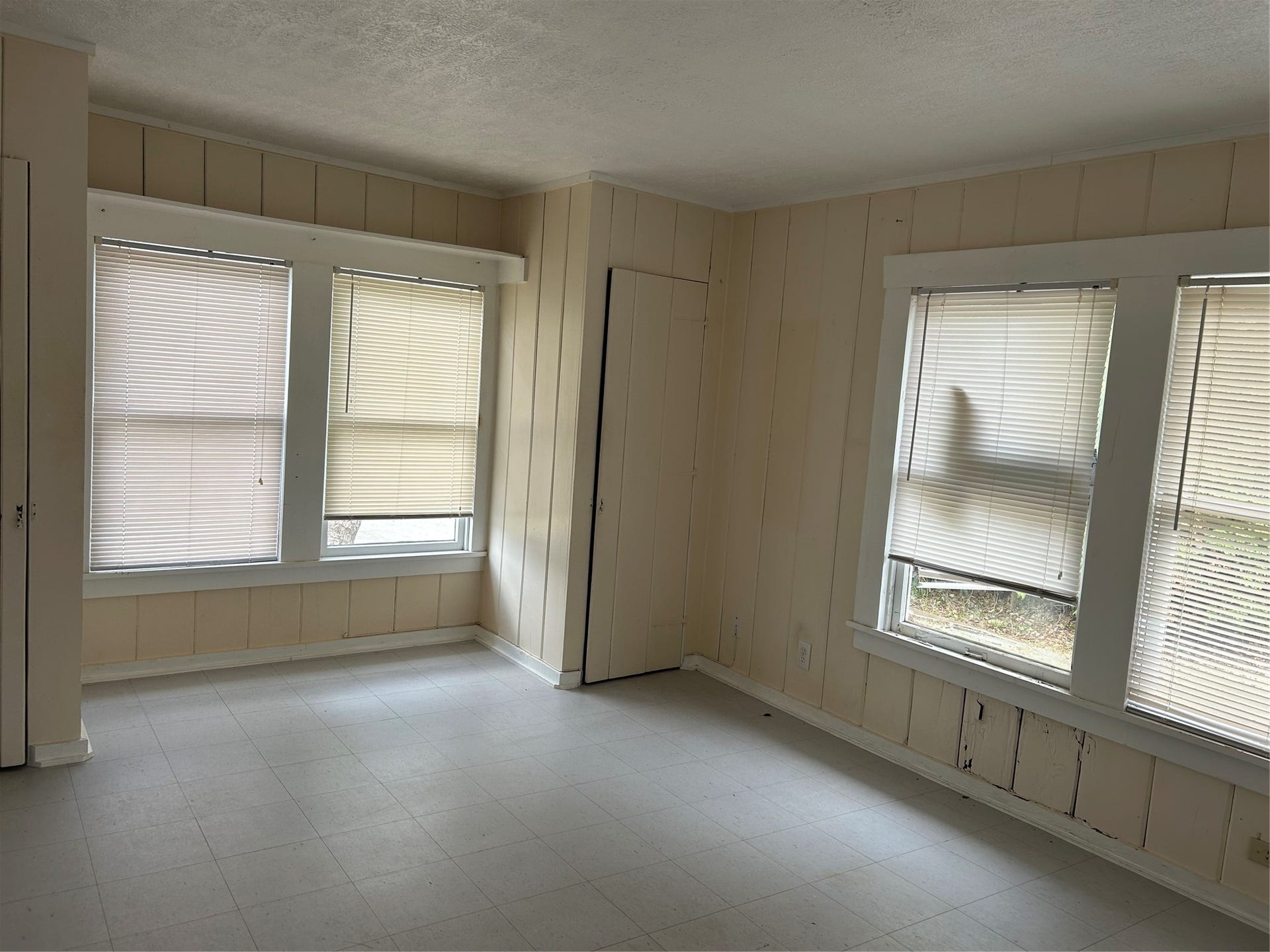 107 BAY OAKS Drive, La Porte, TX 77571