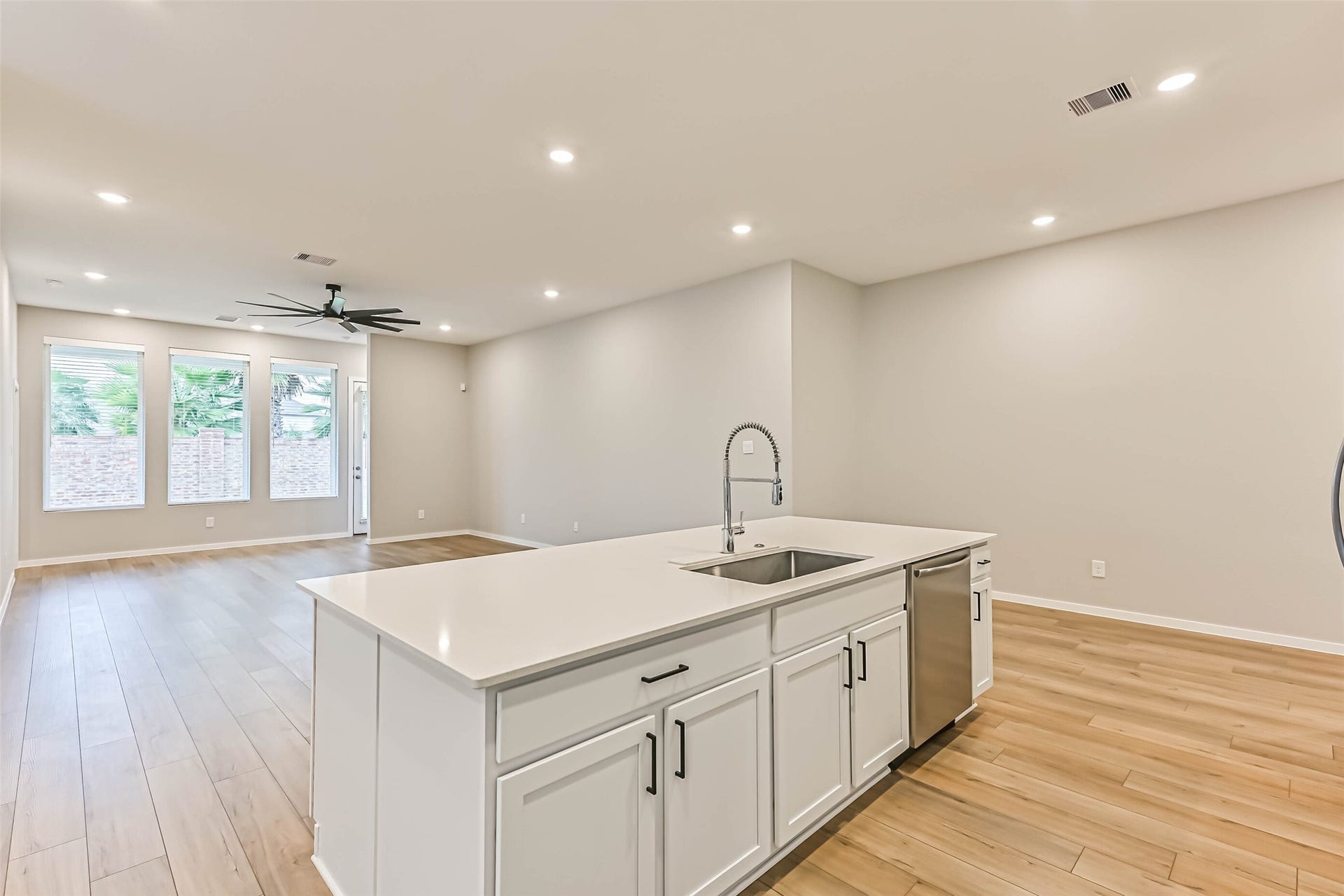 3106 Mariner Island Drive, La Marque, TX 77568 3106 Mariner Island Drive, La Marque, TX 77568