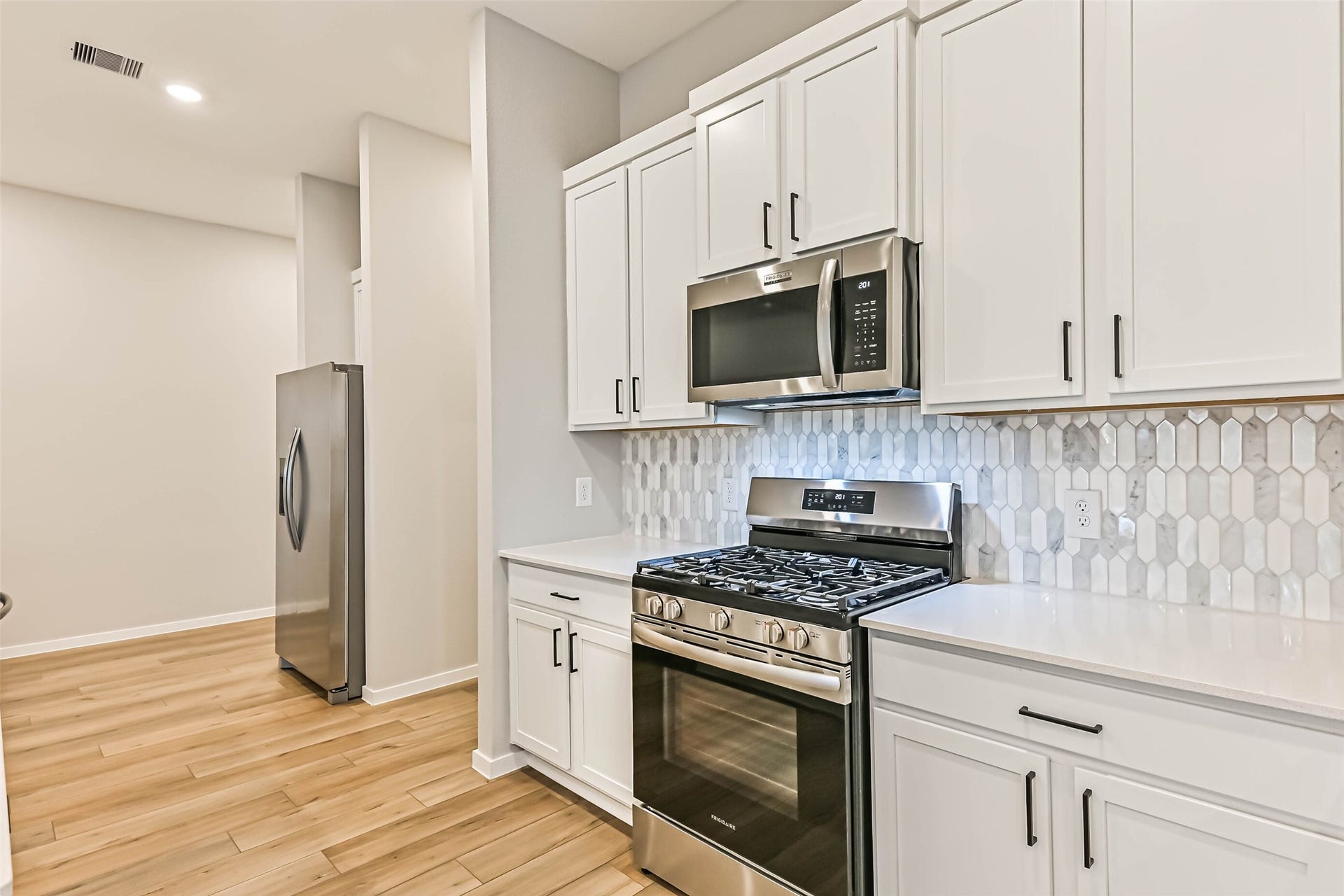 3106 Mariner Island Drive, La Marque, TX 77568 3106 Mariner Island Drive, La Marque, TX 77568