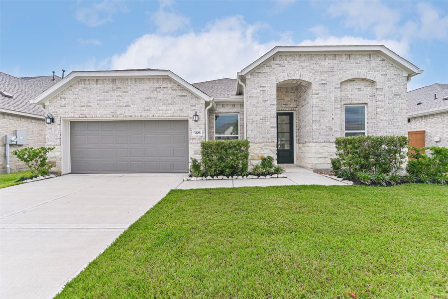 Property photo for 3106 Mariner Island Drive, La Marque, TX