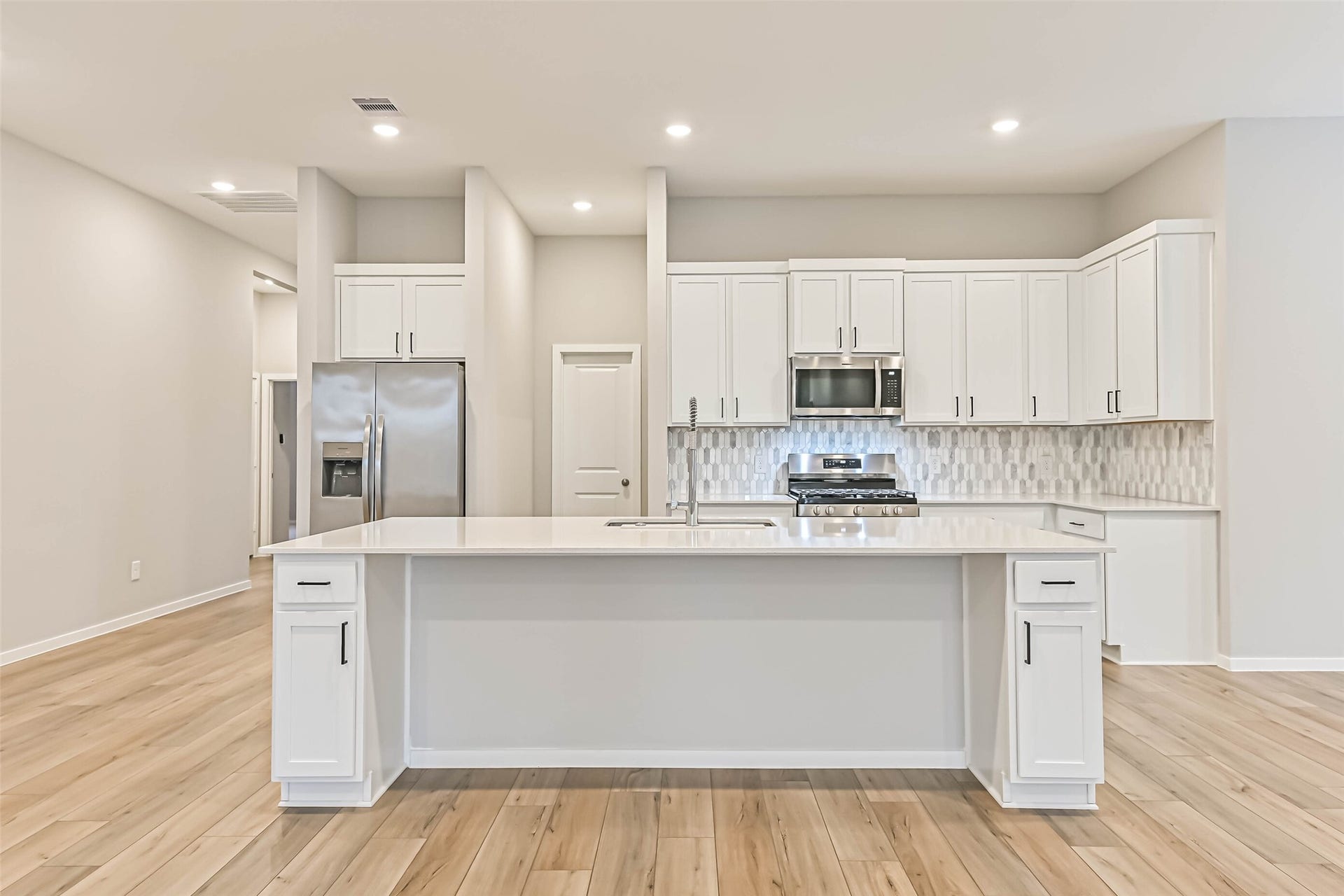 3106 Mariner Island Drive, La Marque, TX 77568 3106 Mariner Island Drive, La Marque, TX 77568