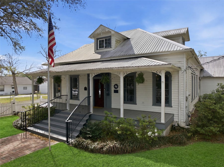 Property photo for 705 College Street, Montgomery, TX
