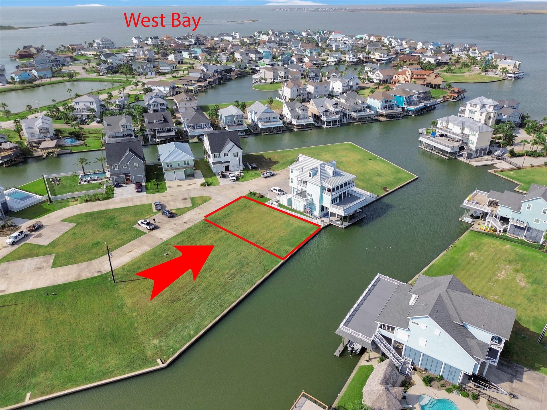 510 Neptune Circle, Tiki Island, TX 77554