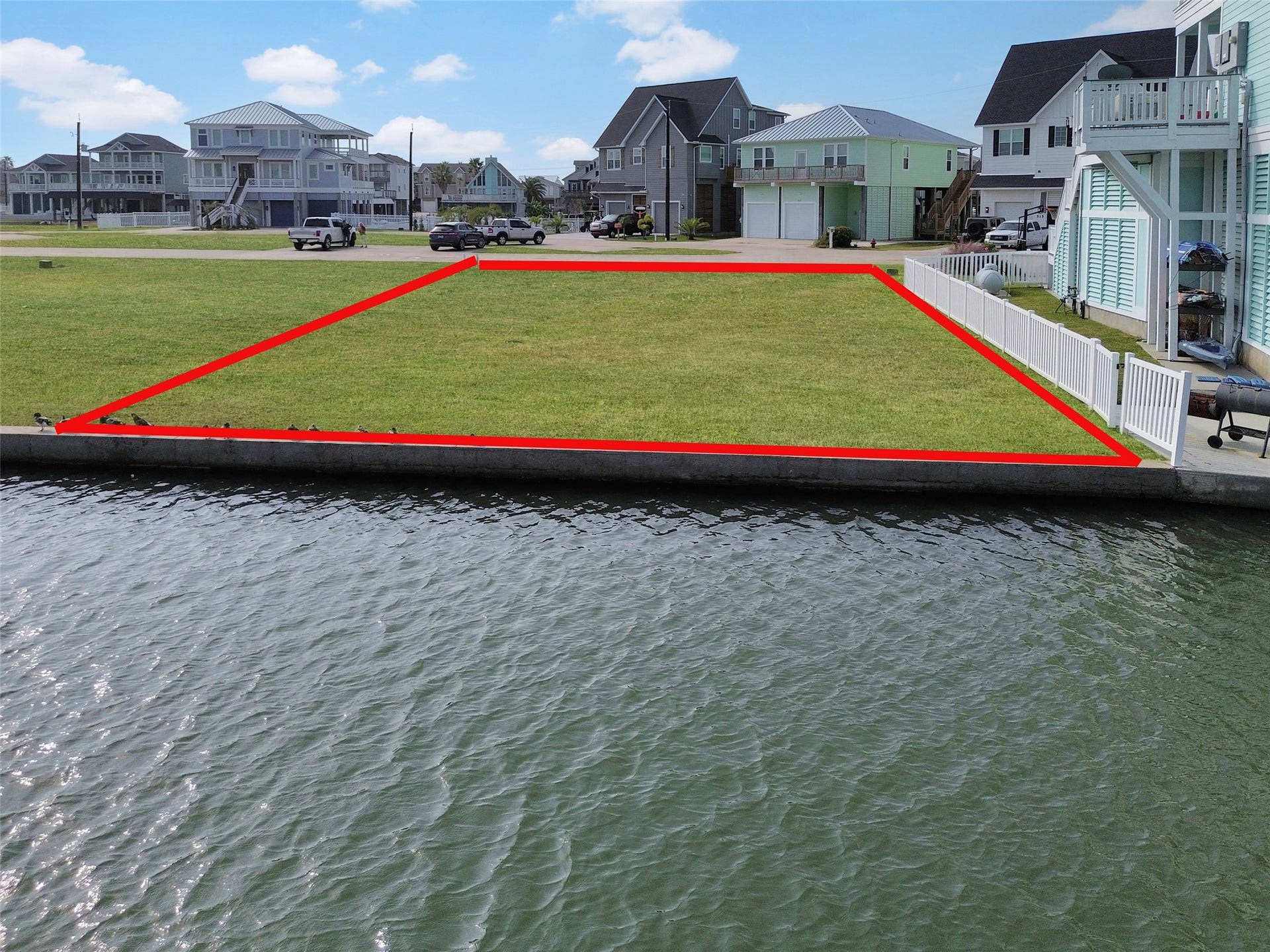 510 Neptune Circle, Tiki Island, TX 77554