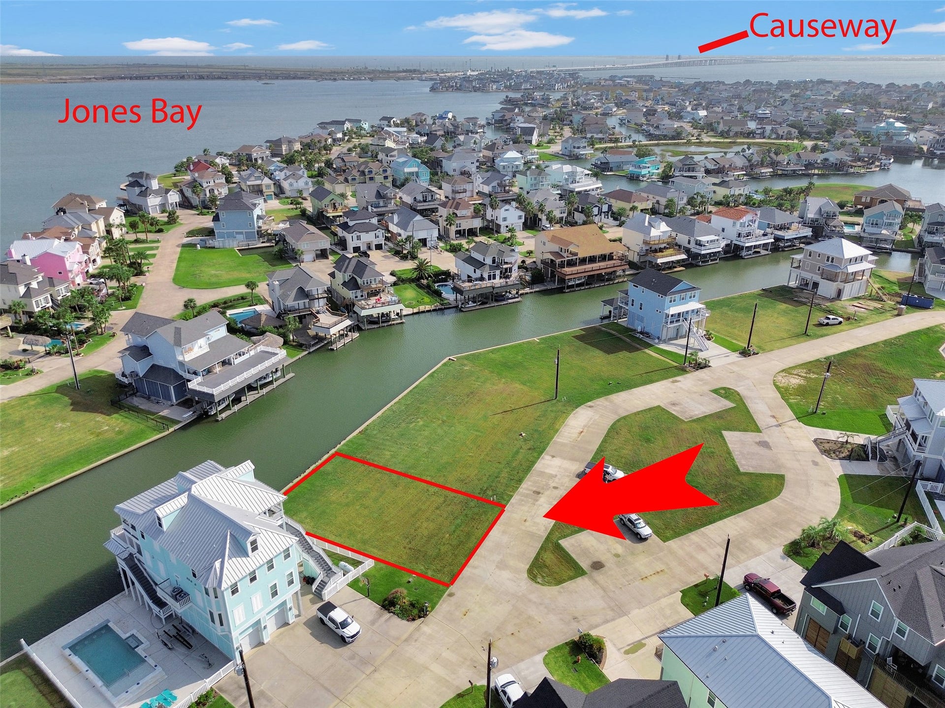 510 Neptune Circle, Tiki Island, TX 77554