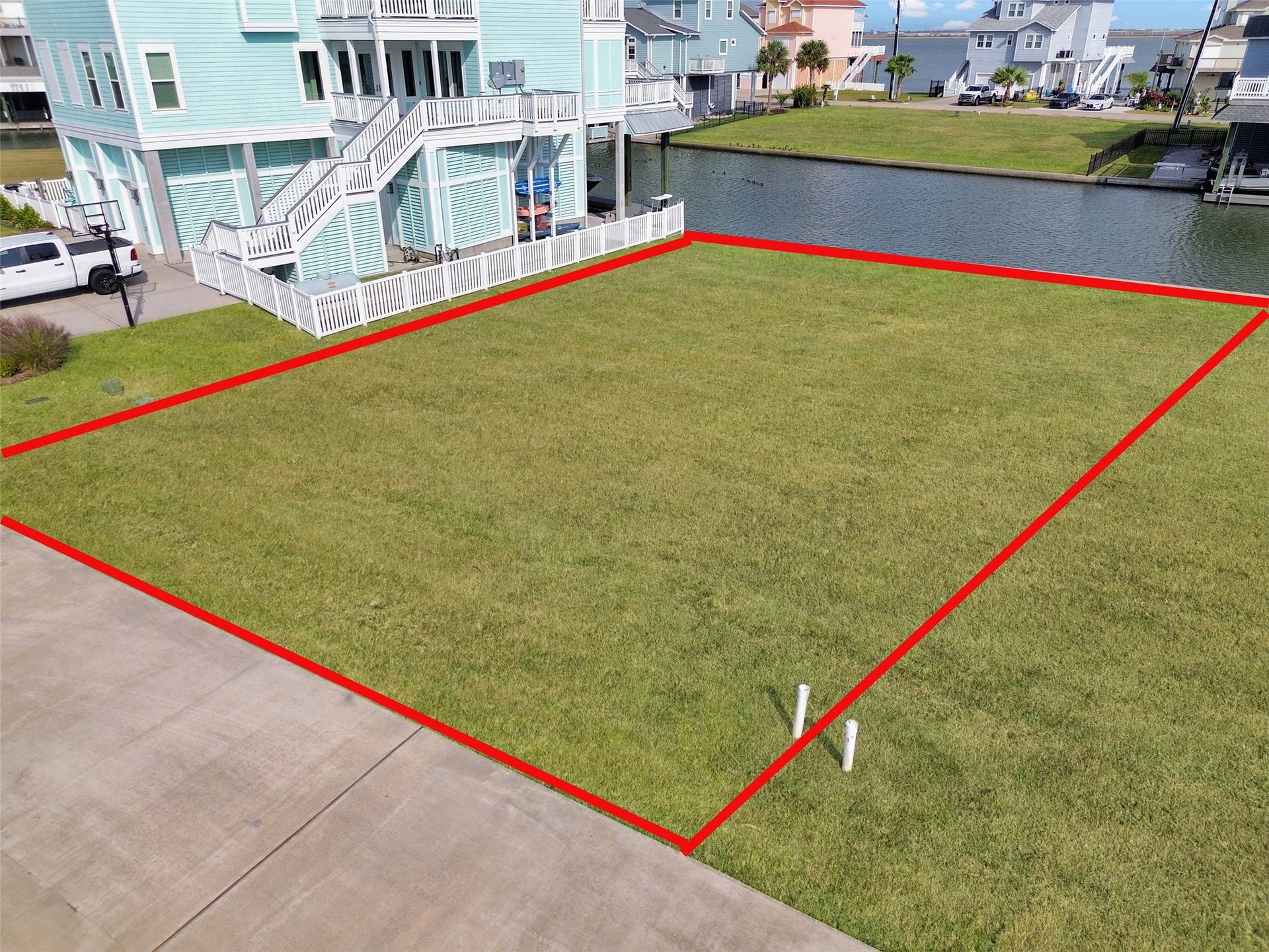 510 Neptune Circle, Tiki Island, TX 77554