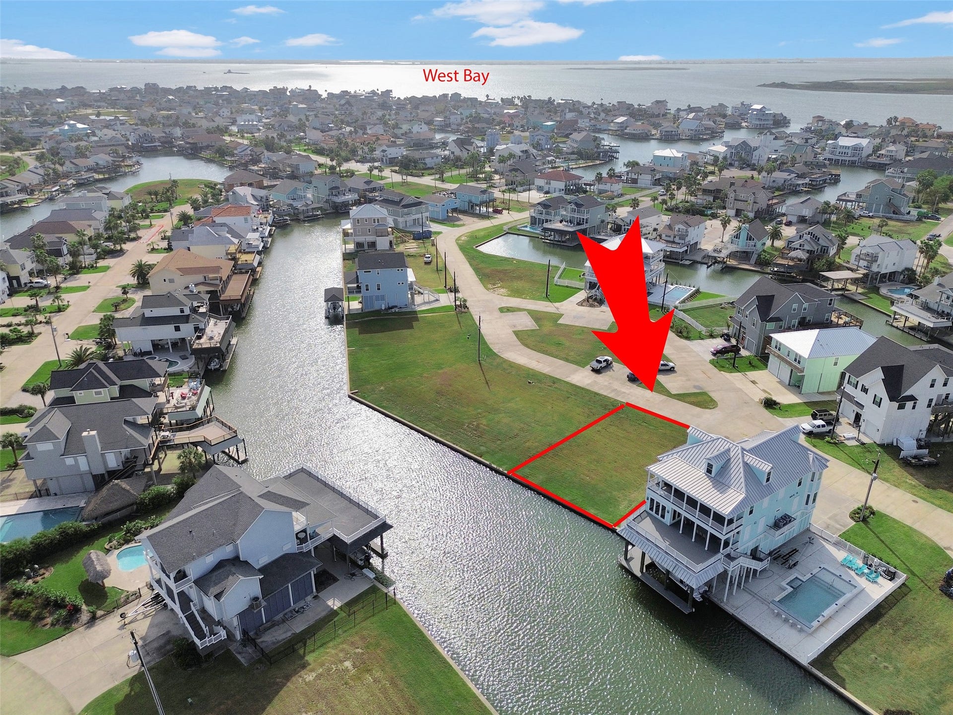 510 Neptune Circle, Tiki Island, TX 77554