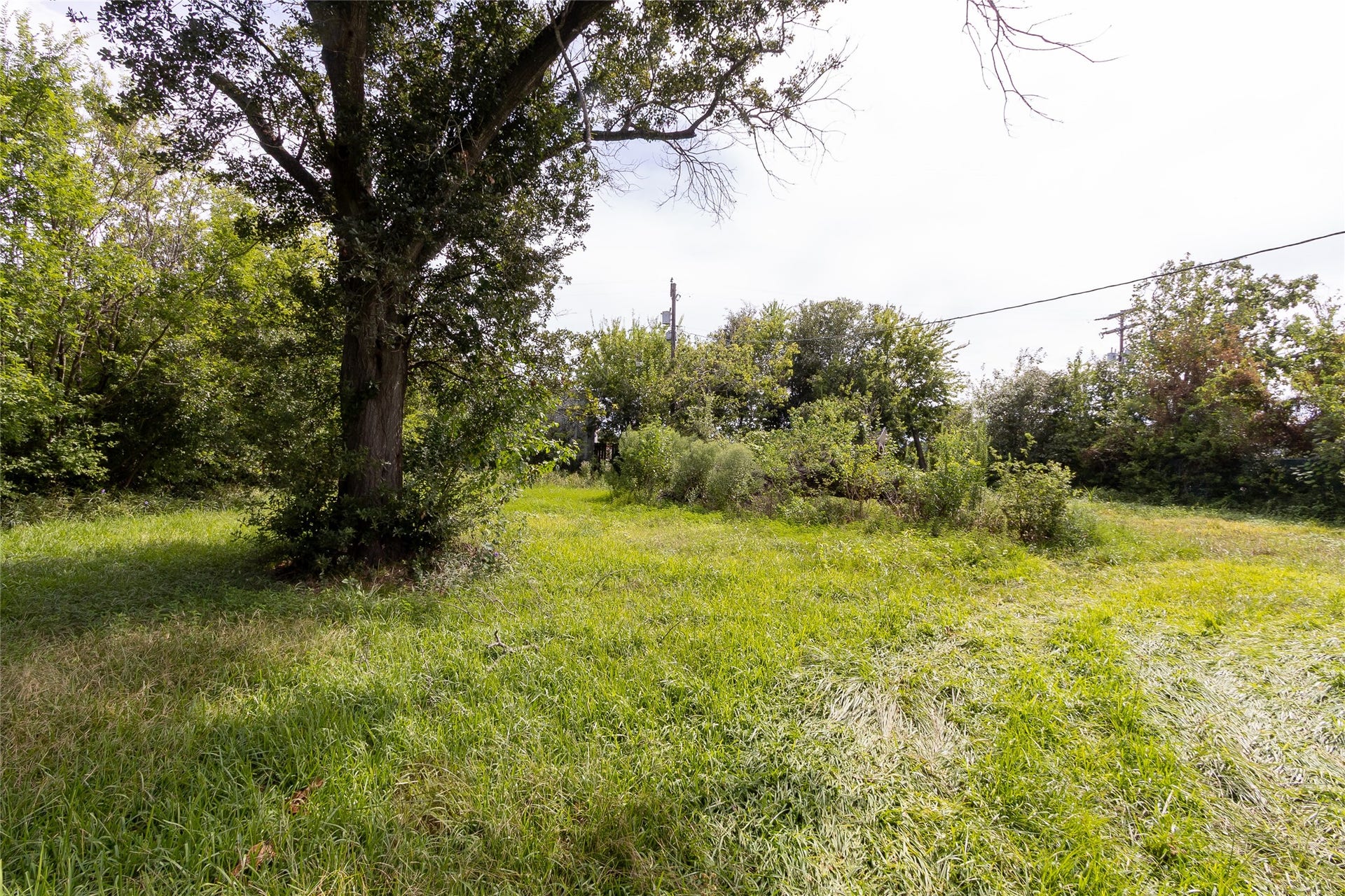 2421 12th Avenue N, Texas City, TX 77590 2421 12th Avenue N, Texas City, TX 77590