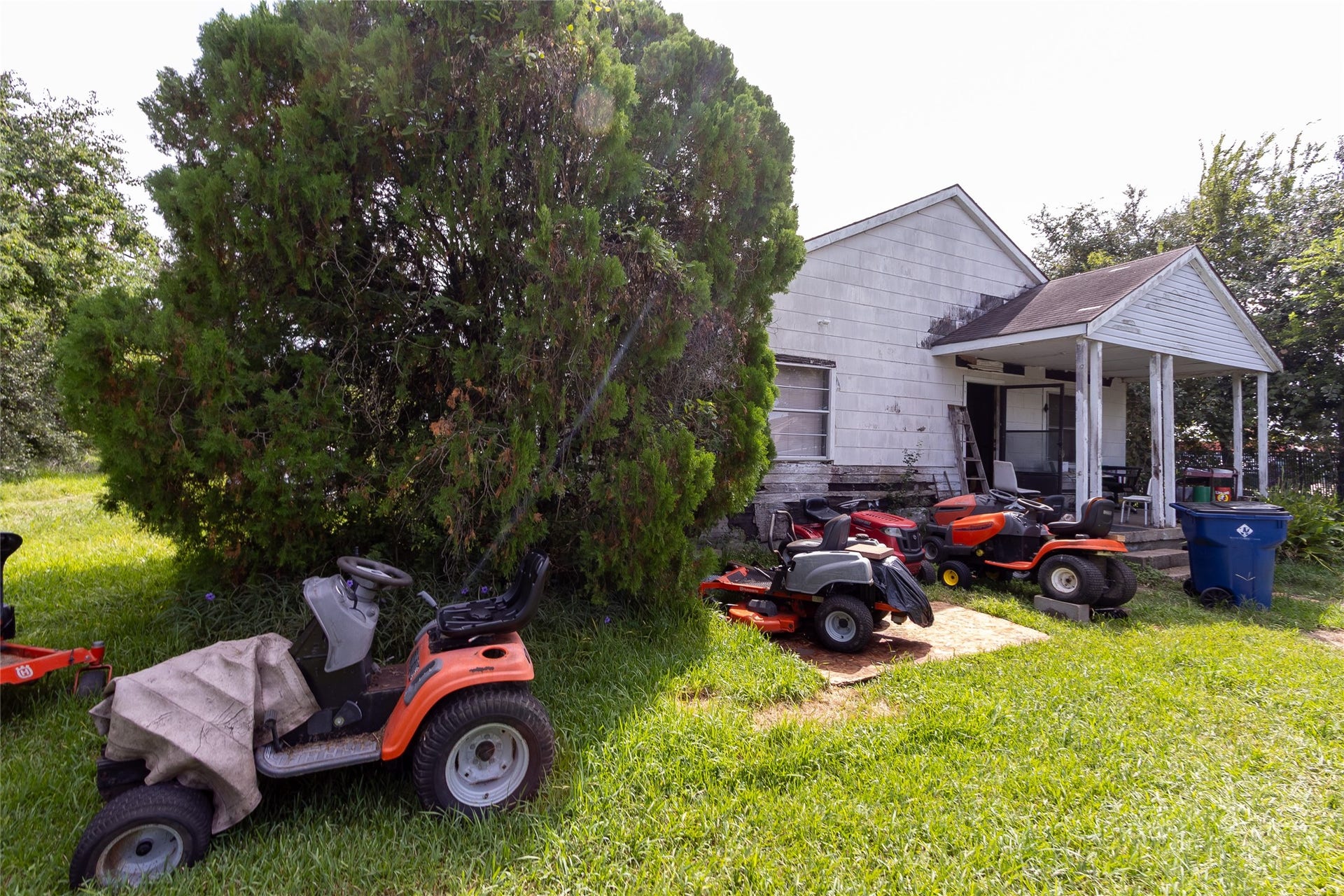 2421 12th Avenue N, Texas City, TX 77590 2421 12th Avenue N, Texas City, TX 77590