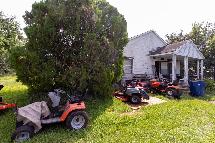 Property photo for 2421 12th Avenue N, Texas City, TX