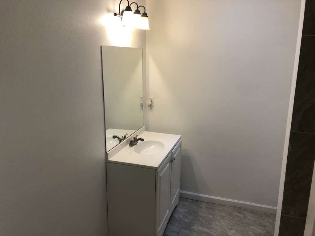 3515 Elm Drive, Dickinson, TX 77539 3515 Elm Drive, Dickinson, TX 77539