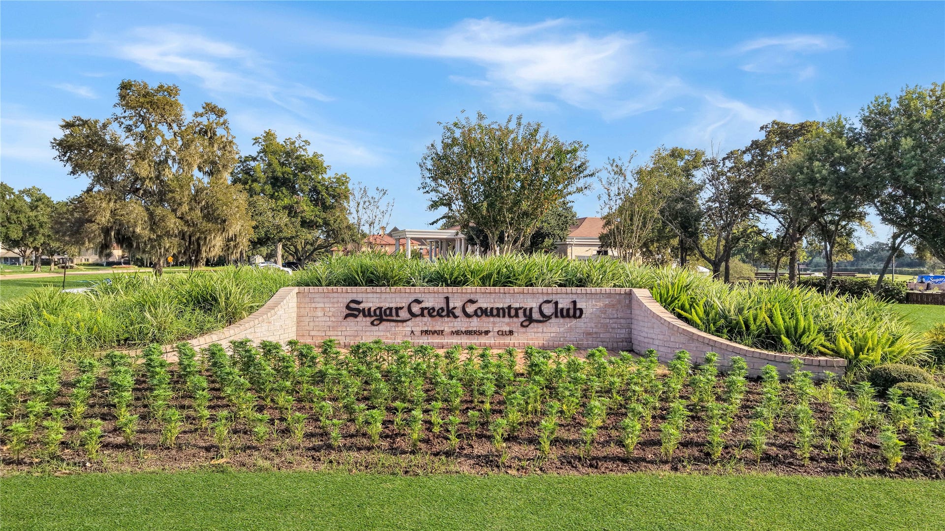 402 Lakeside Boulevard, Sugar Land, TX 77478