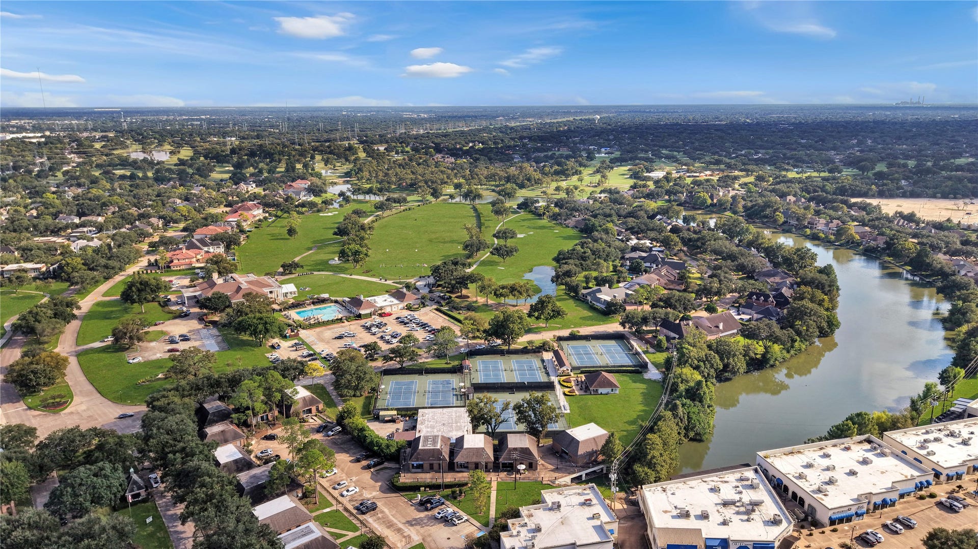 402 Lakeside Boulevard, Sugar Land, TX 77478