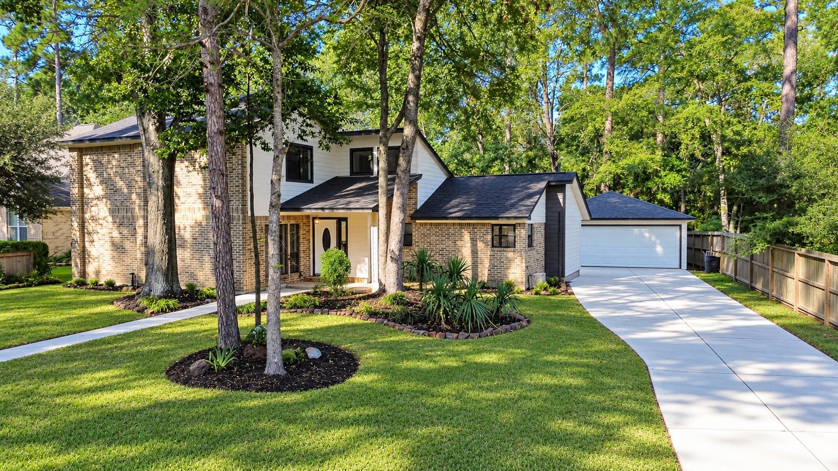 150 Park Way, Conroe, TX 77356 Beautiful front of house from street