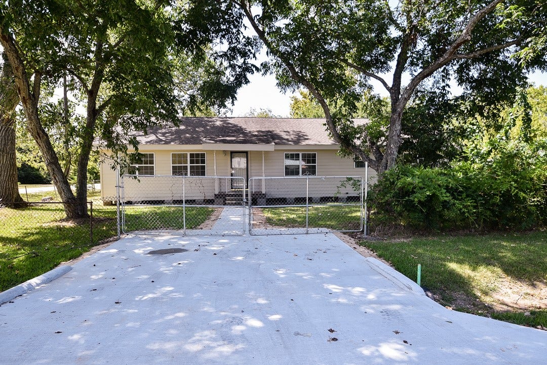 1030 Perkins Drive, Bacliff, TX 77518 1030 Perkins Drive, Bacliff, TX 77518