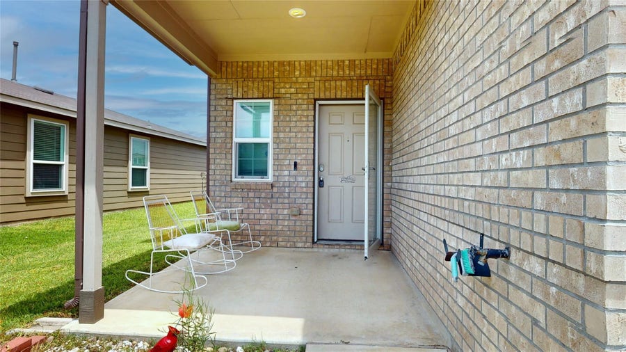 Property photo for 7047 Hobby Wind Ridge Drive, Houston, TX