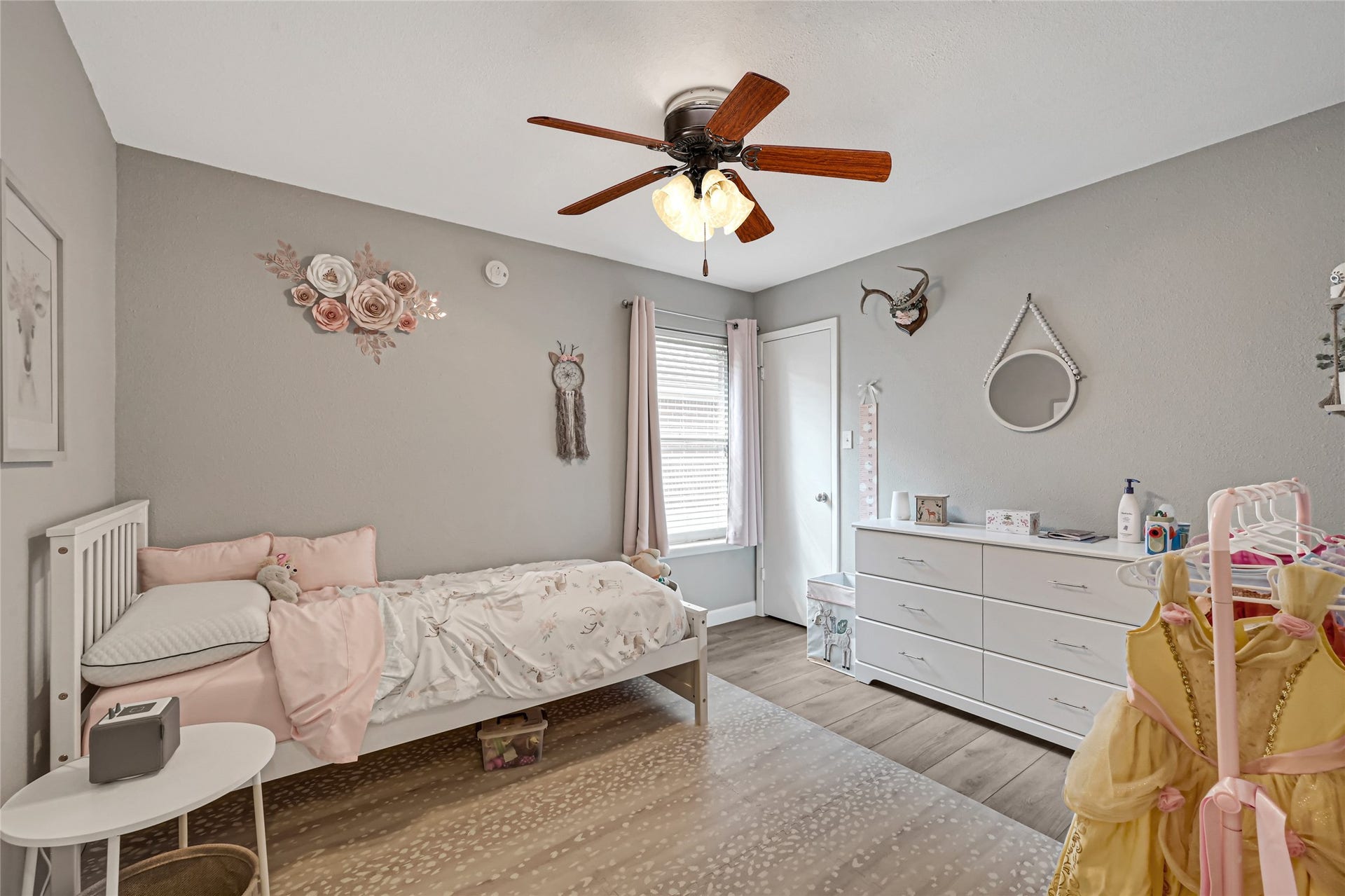 9913 Leamington Drive, Houston, TX 77070 9913 Leamington Drive, Houston, TX 77070
