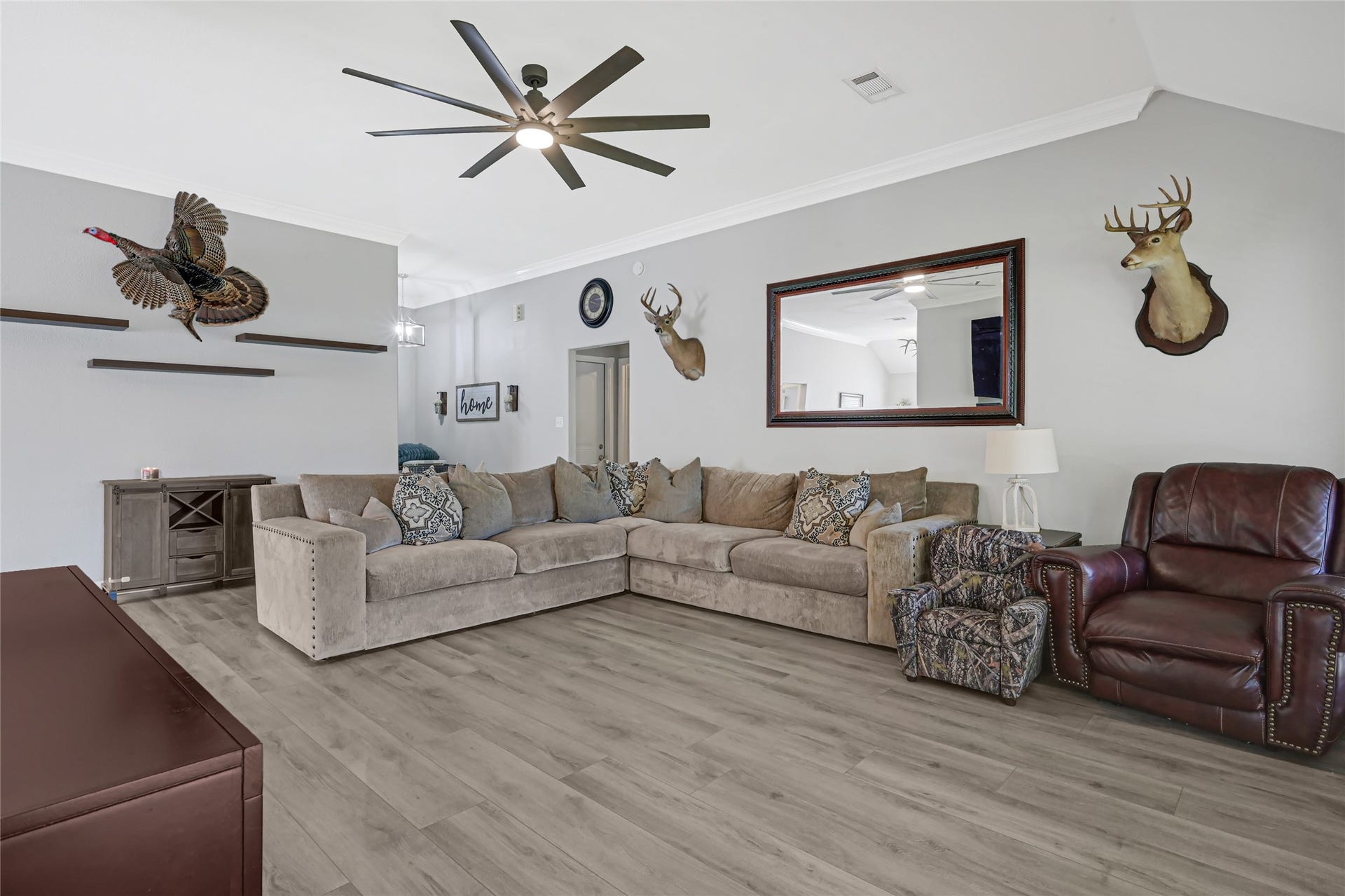 9913 Leamington Drive, Houston, TX 77070 9913 Leamington Drive, Houston, TX 77070