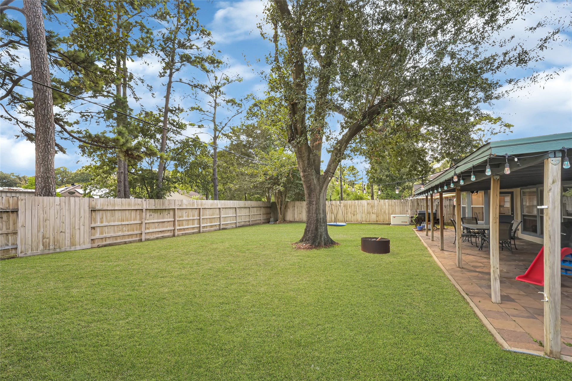 9913 Leamington Drive, Houston, TX 77070 9913 Leamington Drive, Houston, TX 77070
