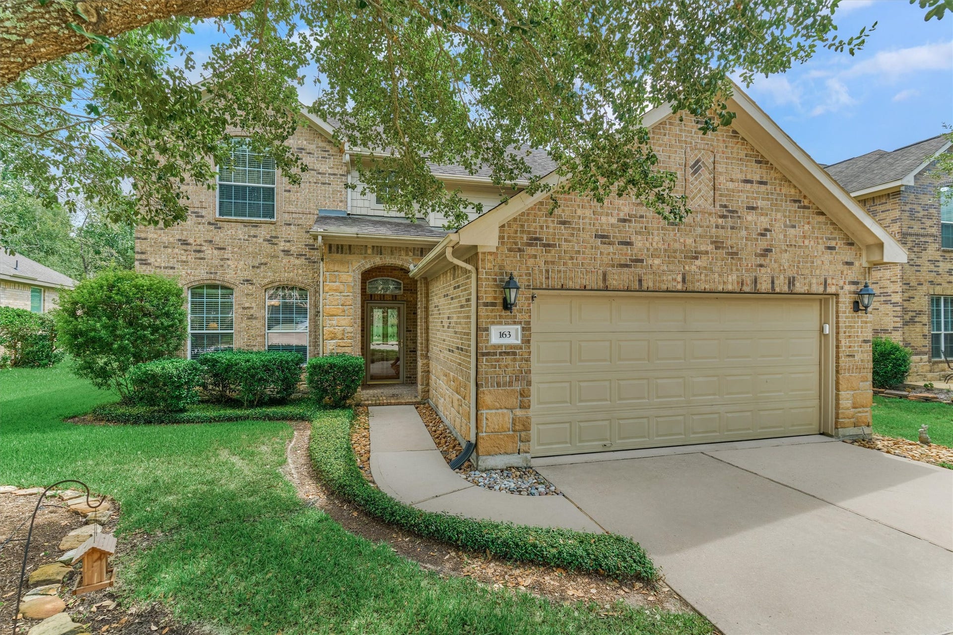 163 N Hawkhurst Circle, The Woodlands, TX 77354 163 N Hawkhurst Circle, The Woodlands, TX 77354