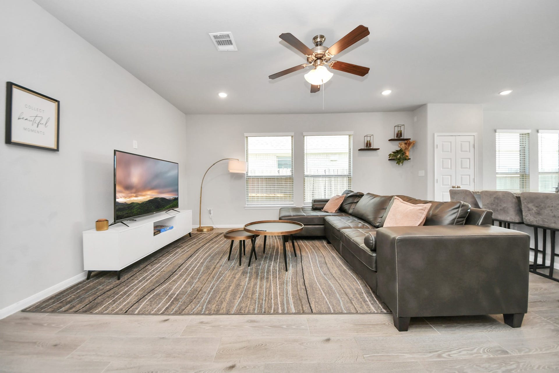24319 Wild Bramble Lane, Katy, TX 77493 Living room