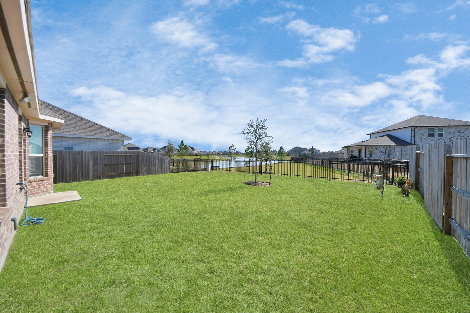24319 Wild Bramble Lane, Katy, TX 77493 Large backyard