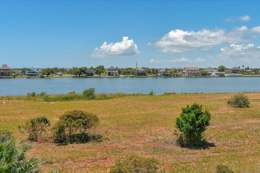 Property photo for 1105 Bobs Road, Crystal Beach, TX