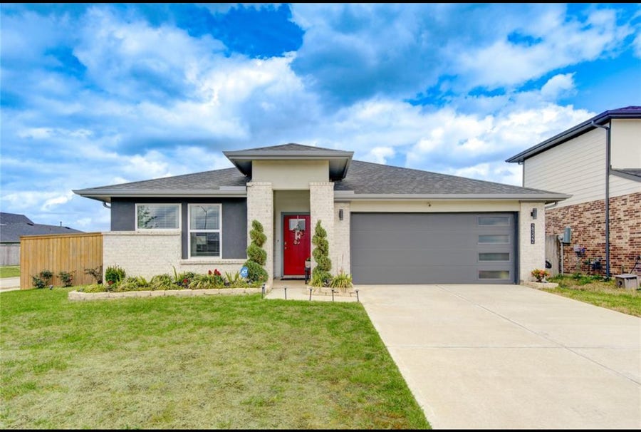 Property photo for 29322 Hoelzen Hollow Drive, Katy, TX