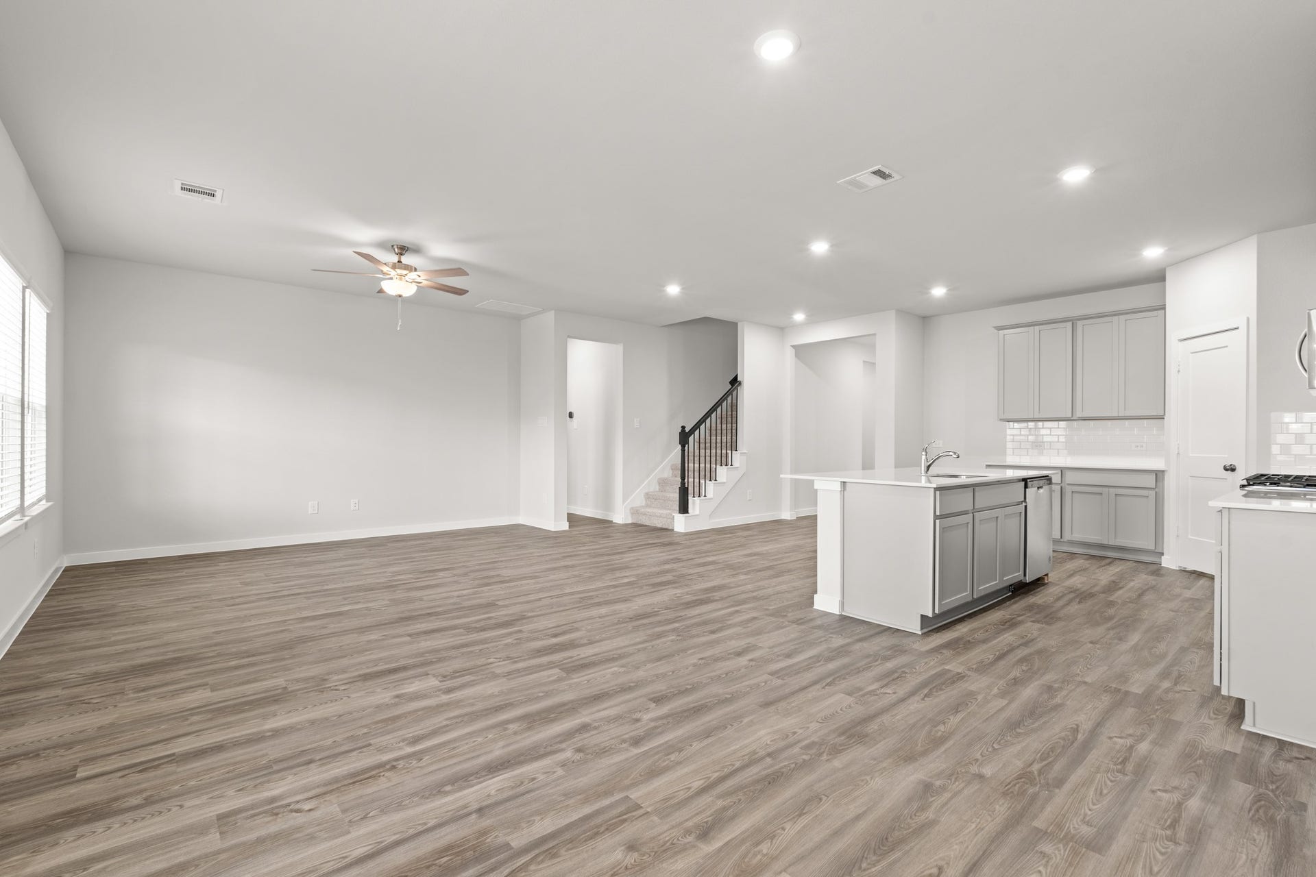 123 Water Grass Trail, Clute, TX 77531 123 Water Grass Trail, Clute, TX 77531