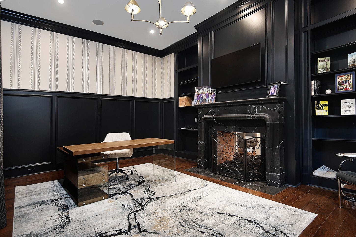 56 N Bay Boulevard, The Woodlands, TX 77380 56 N Bay Boulevard, The Woodlands, TX 77380