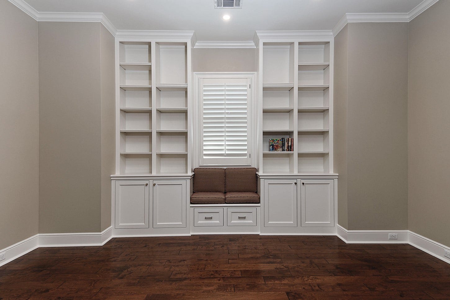 56 N Bay Boulevard, The Woodlands, TX 77380 56 N Bay Boulevard, The Woodlands, TX 77380