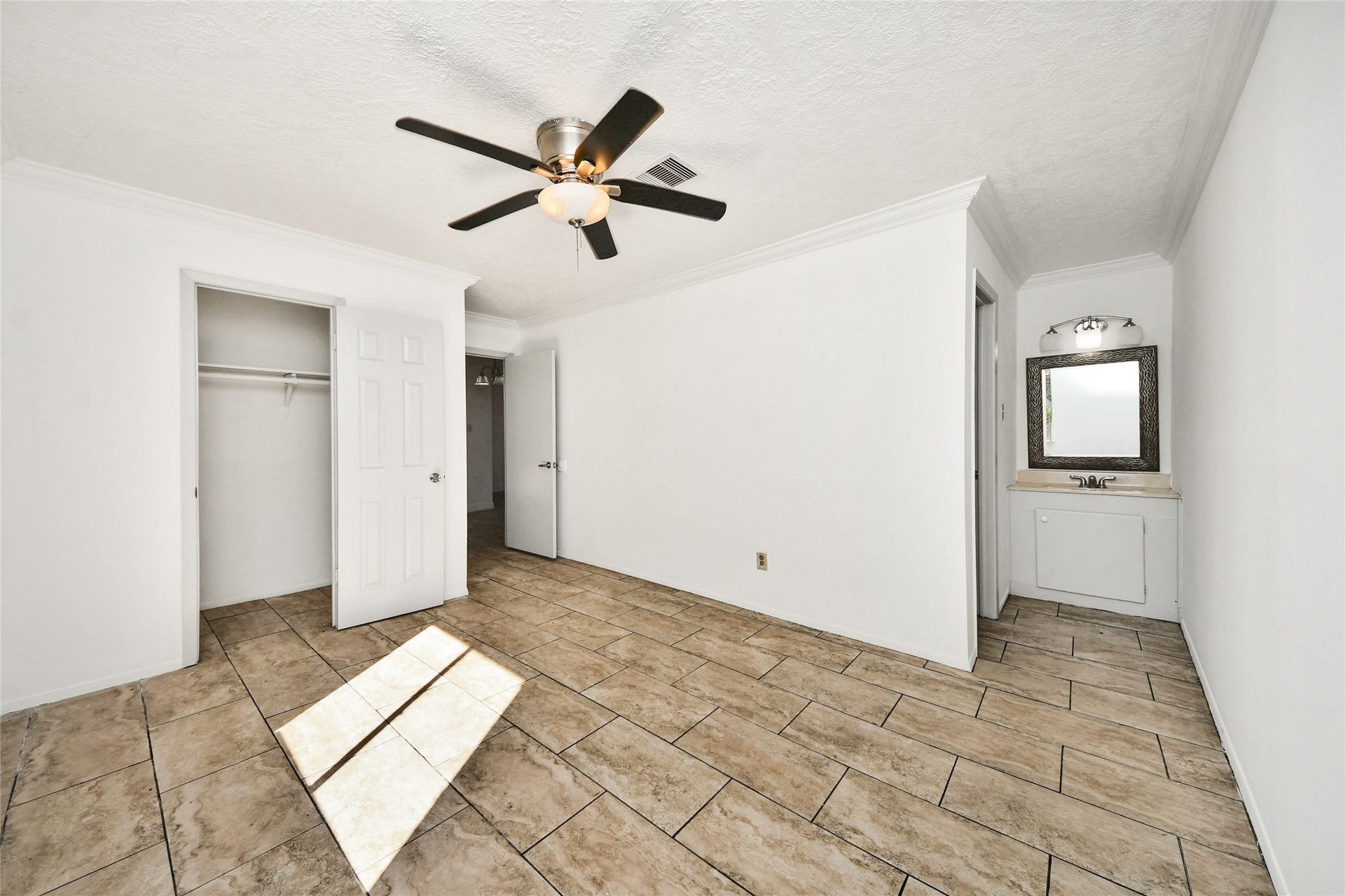 1240 Shadowdale Drive, #14, Houston, TX 77043 1240 Shadowdale Drive, #14, Houston, TX 77043