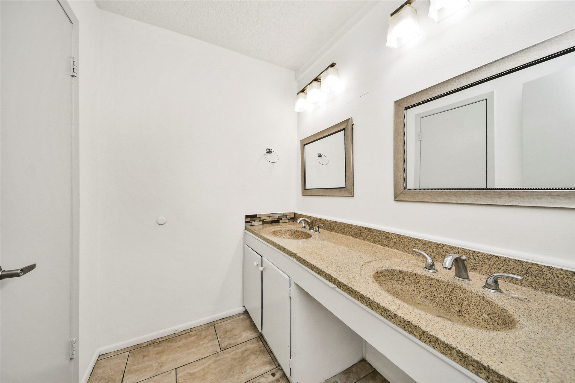1240 Shadowdale Drive, #14, Houston, TX 77043 1240 Shadowdale Drive, #14, Houston, TX 77043