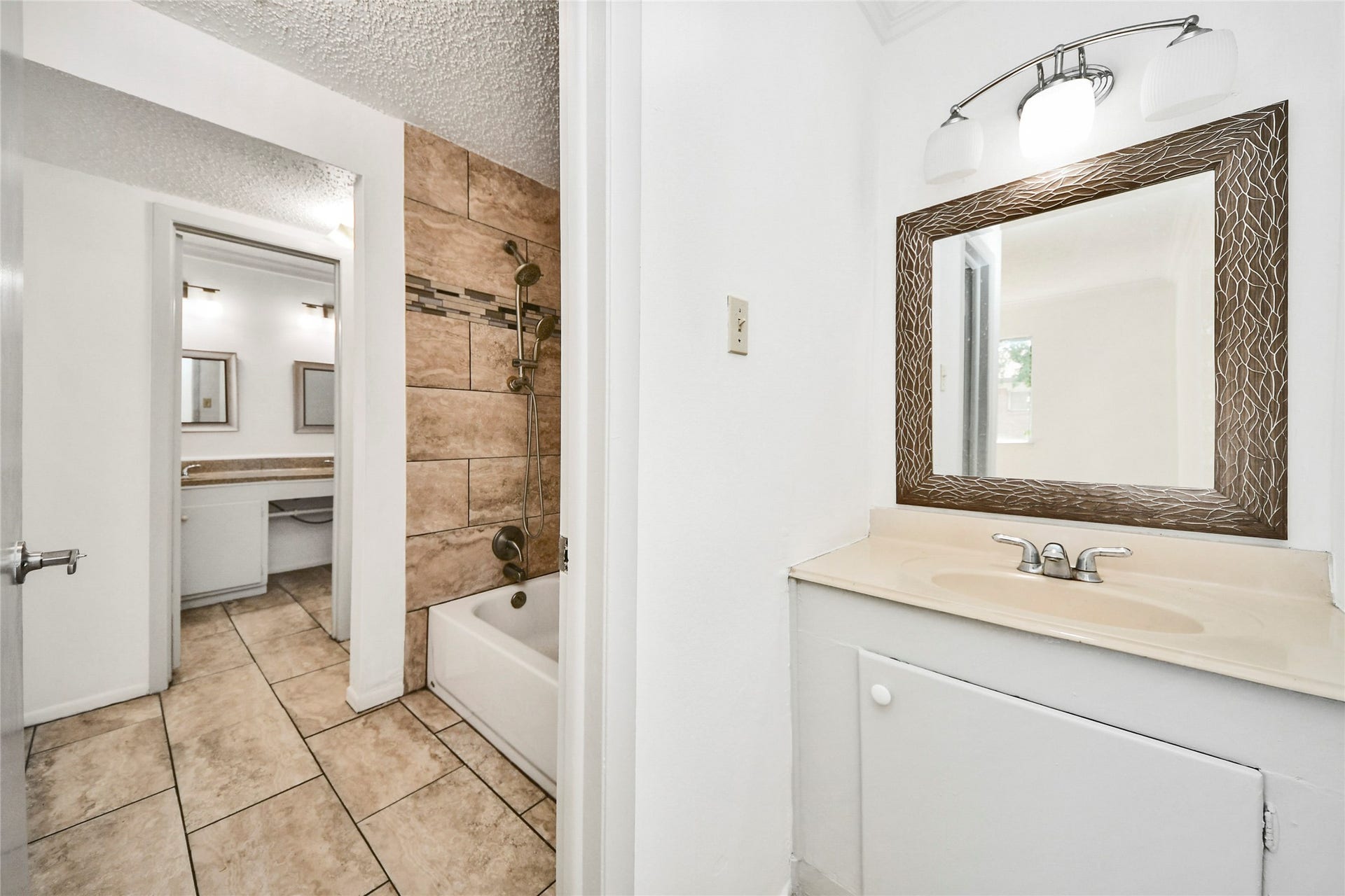1240 Shadowdale Drive, #14, Houston, TX 77043 1240 Shadowdale Drive, #14, Houston, TX 77043