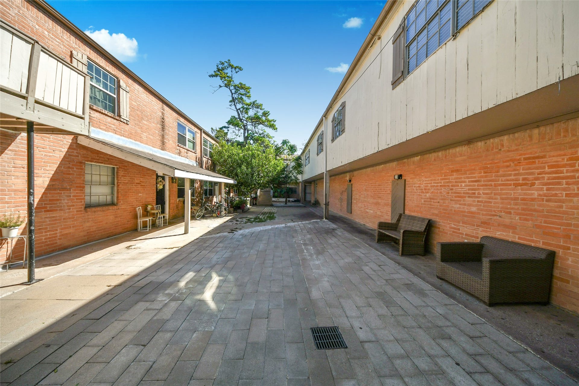 1240 Shadowdale Drive, #14, Houston, TX 77043 1240 Shadowdale Drive, #14, Houston, TX 77043