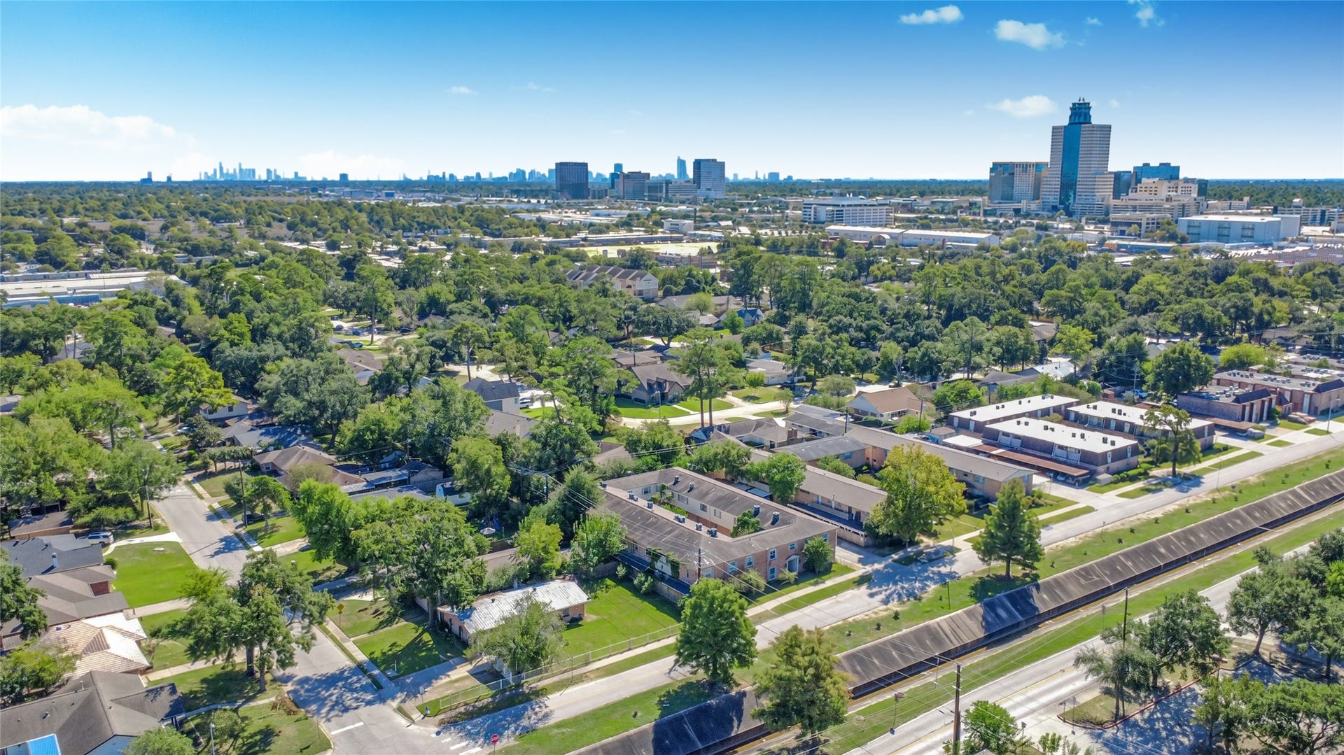 1240 Shadowdale Drive, #14, Houston, TX 77043 1240 Shadowdale Drive, #14, Houston, TX 77043