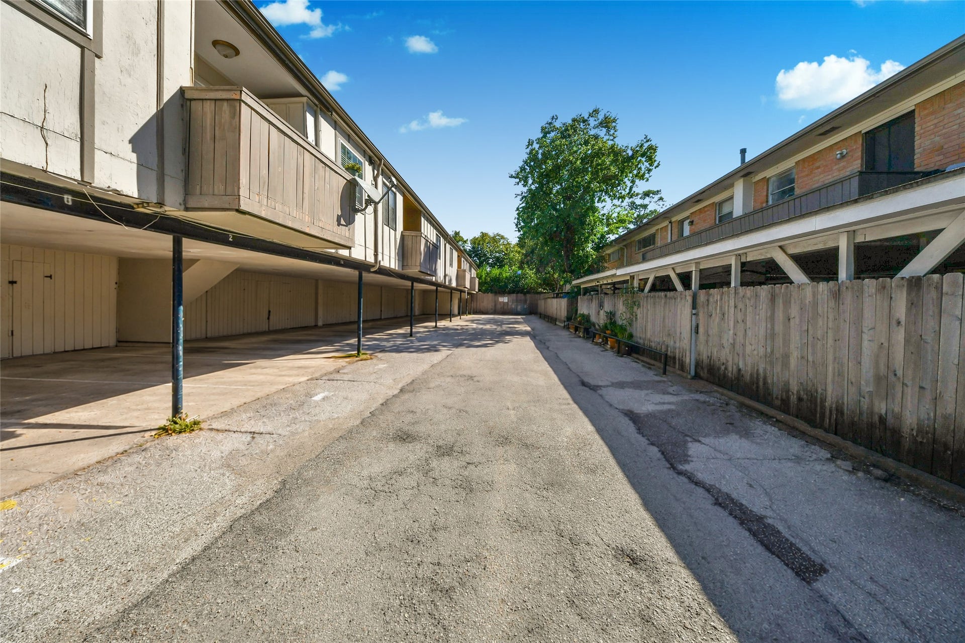 1240 Shadowdale Drive, #14, Houston, TX 77043 1240 Shadowdale Drive, #14, Houston, TX 77043