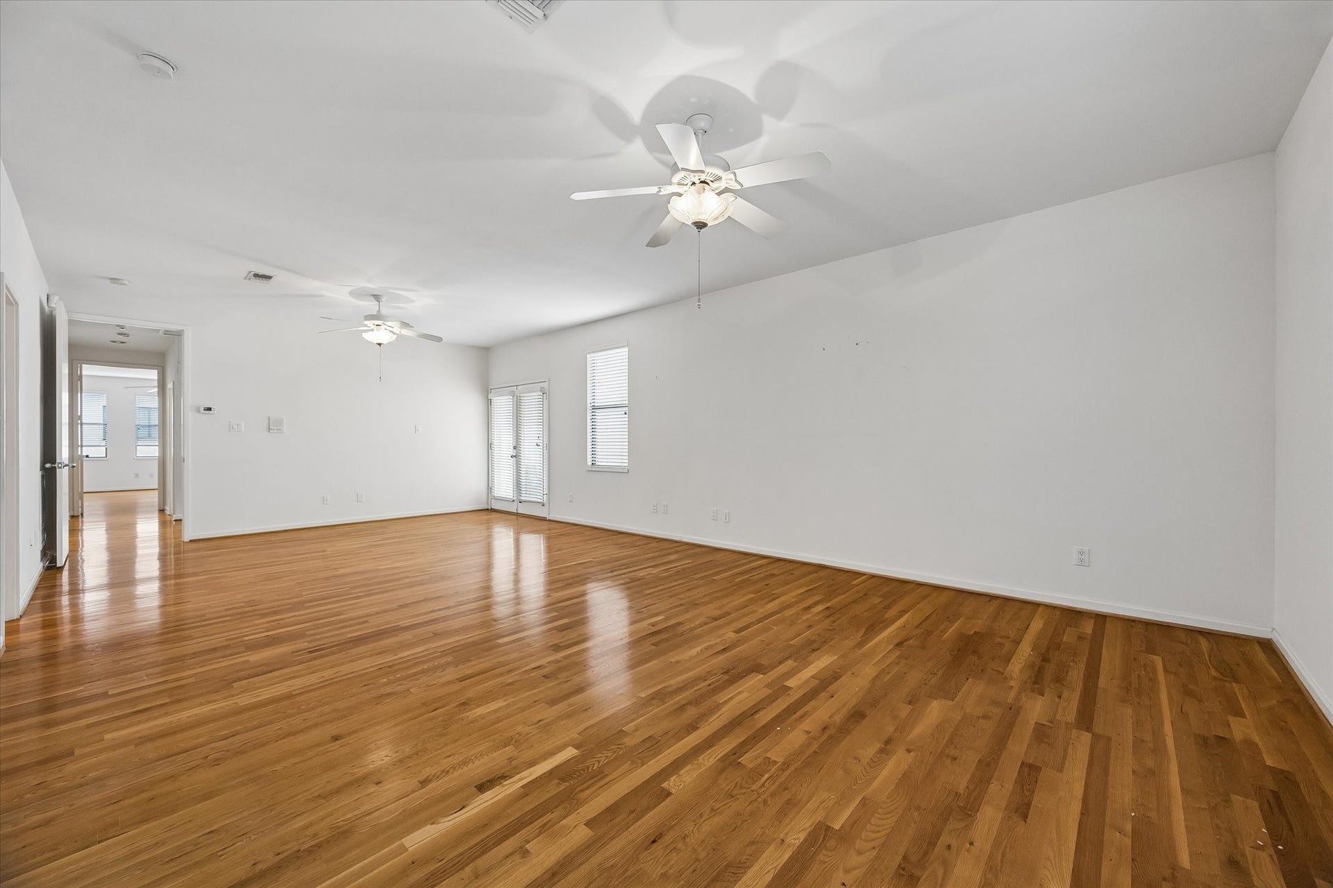 ANOTHER VIEW OF THE PRIMARY.  LET YOUR IMAGINATION GO ON IN THIS WONDERFUL SPACE.