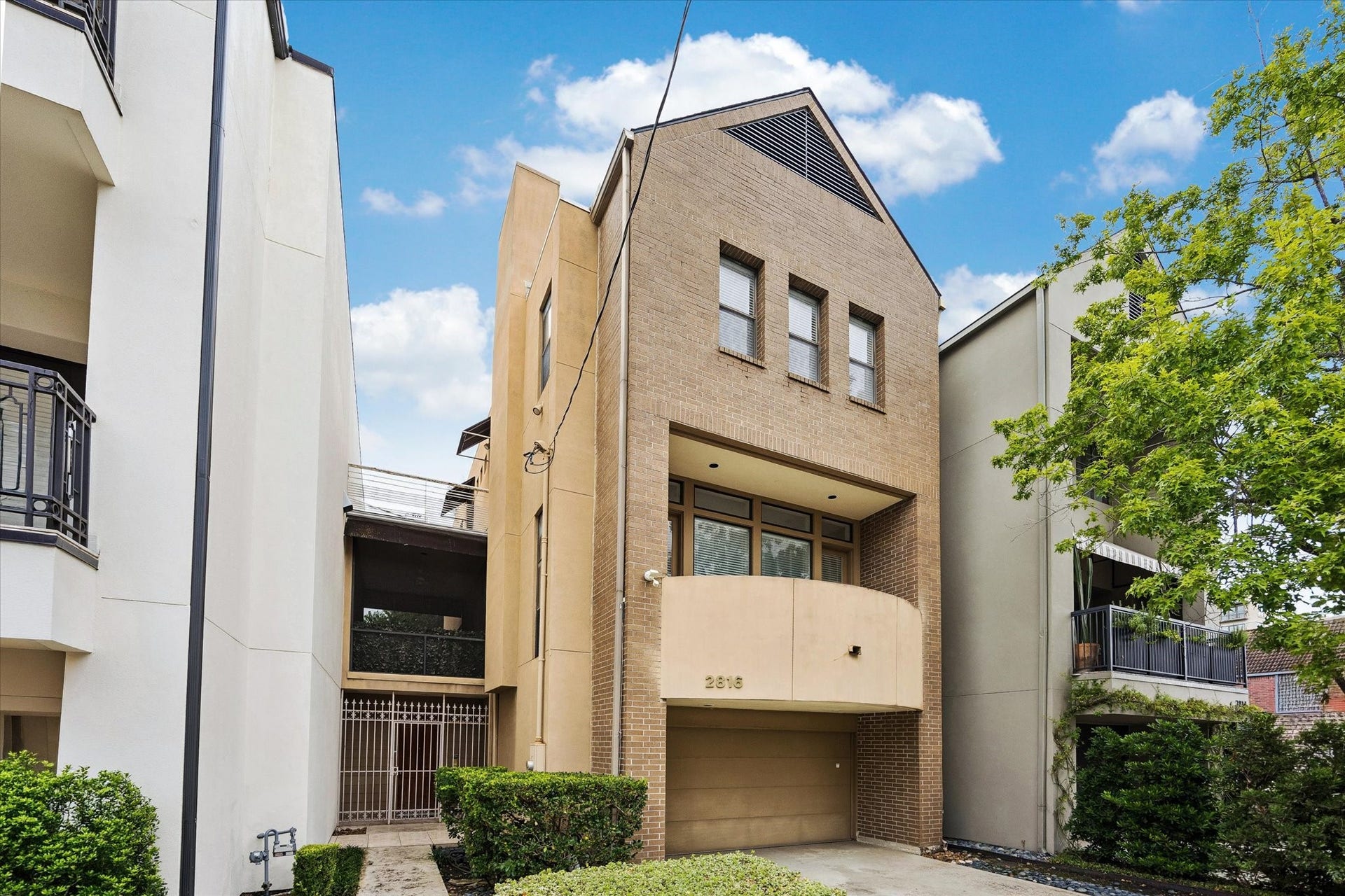 LOVE THE ARCHITECTURAL DESIGN OF THIS BEAUTIFUL HOME.  3 BALCONIES,  OVERSIZED GARAGE. OPEN MASSIVE ROOMS, IN THE MOST DESIRABLE NEIGHBORHOOD .