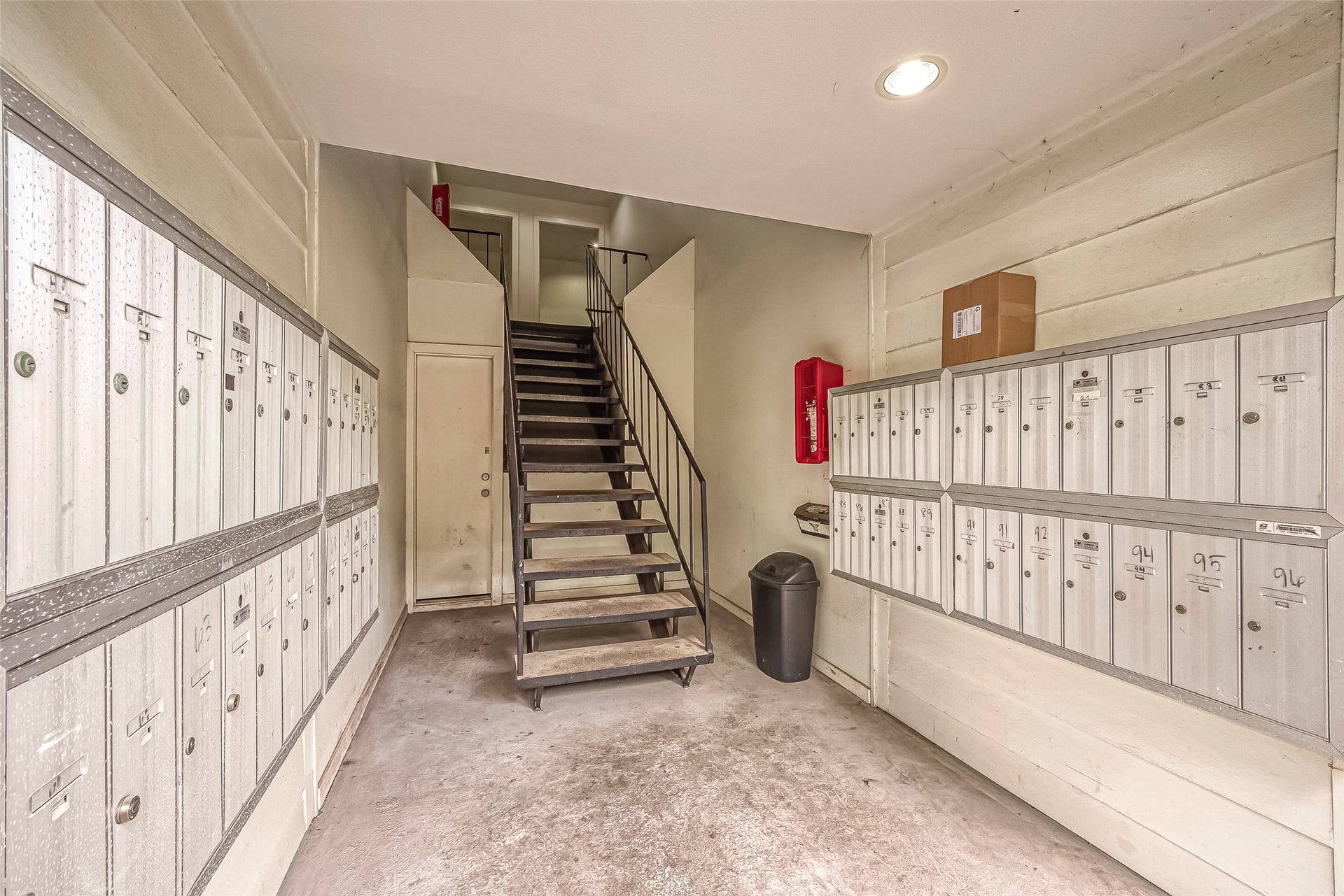 3131 Cummins Street, #54, Houston, TX 77027 Just across from Unit #54 is a bank of resident mailboxes, conveniently located above the underground parking garage. Its just a short walk from the condo to pick up your mailor from your parked car back to your front door.
