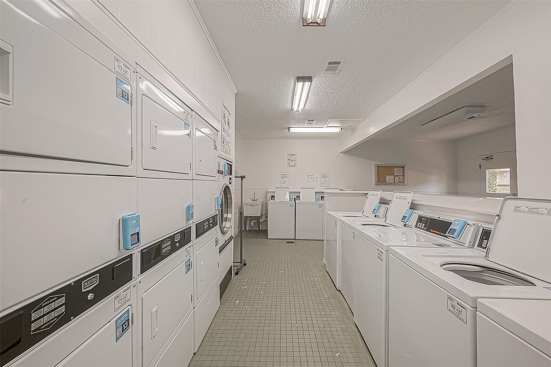 3131 Cummins Street, #54, Houston, TX 77027 No waiting around for a machine! The Central Laundry facility offers ample washers & dryers, and the machines are card-operatedso theres no need to keep a stash of quarters handy. Convenient and easy!