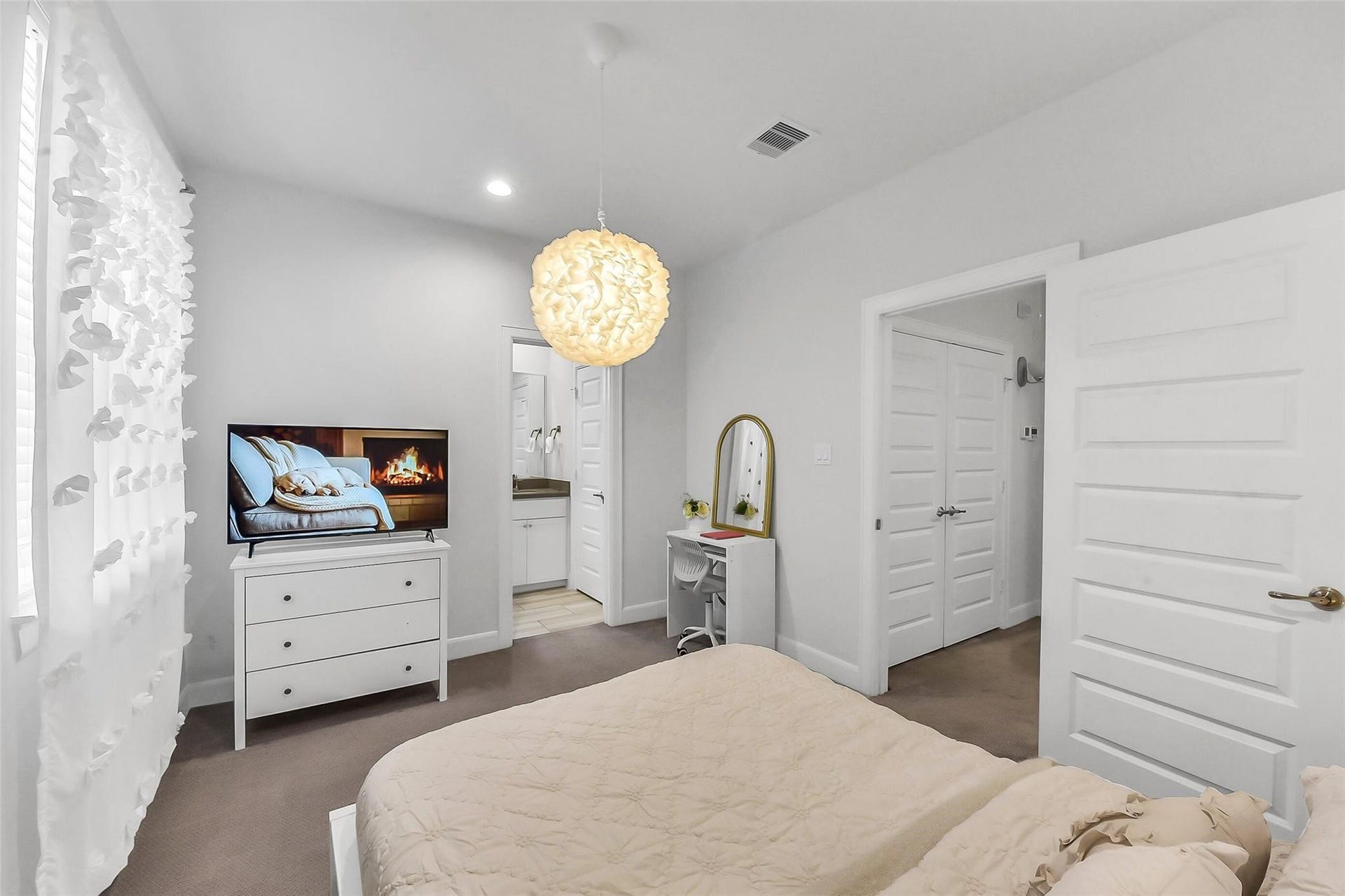 2804 Grand Fountains Drive, #D, Houston, TX 77054 2804 Grand Fountains Drive, #D, Houston, TX 77054