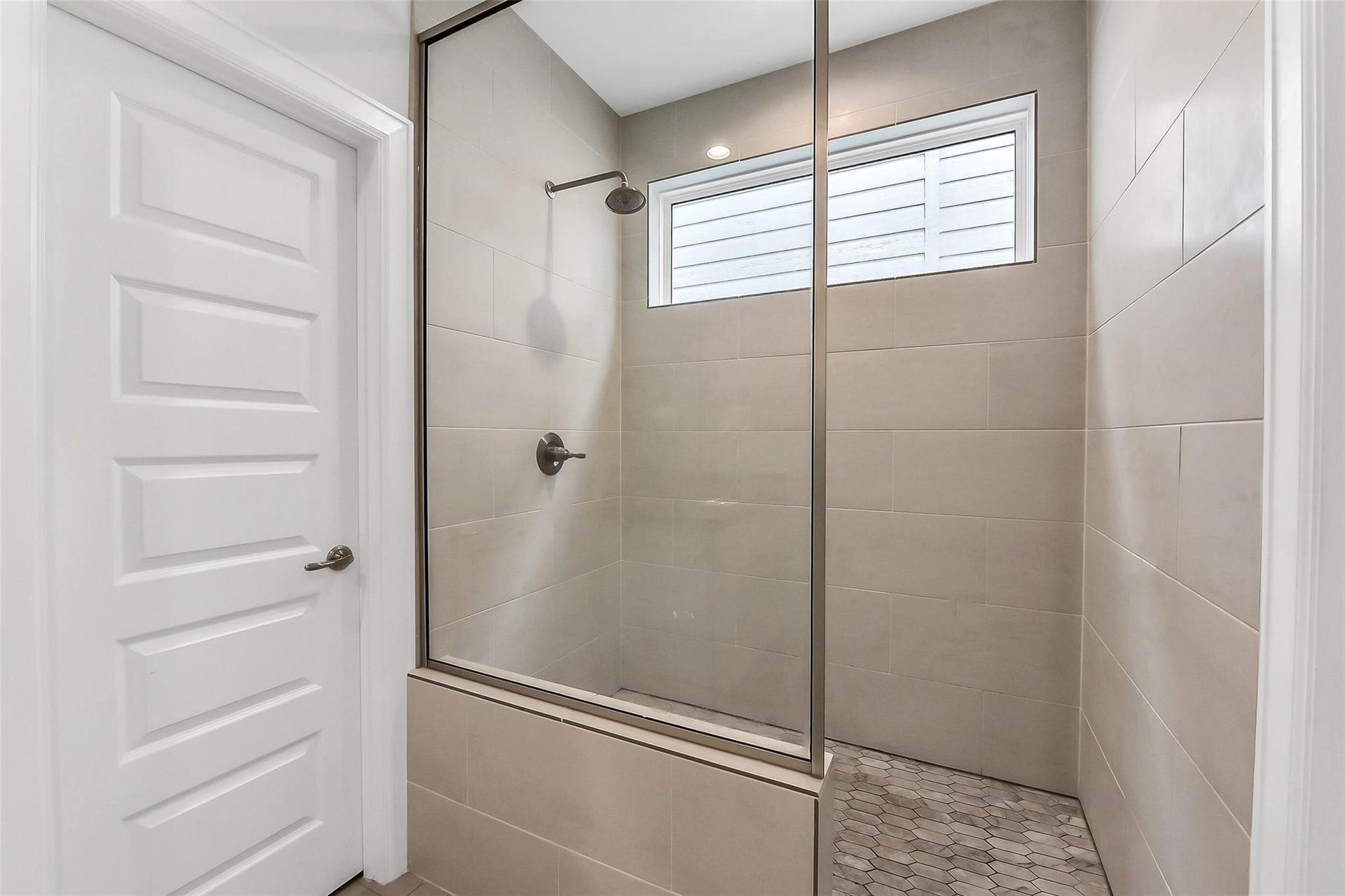2804 Grand Fountains Drive, #D, Houston, TX 77054 2804 Grand Fountains Drive, #D, Houston, TX 77054