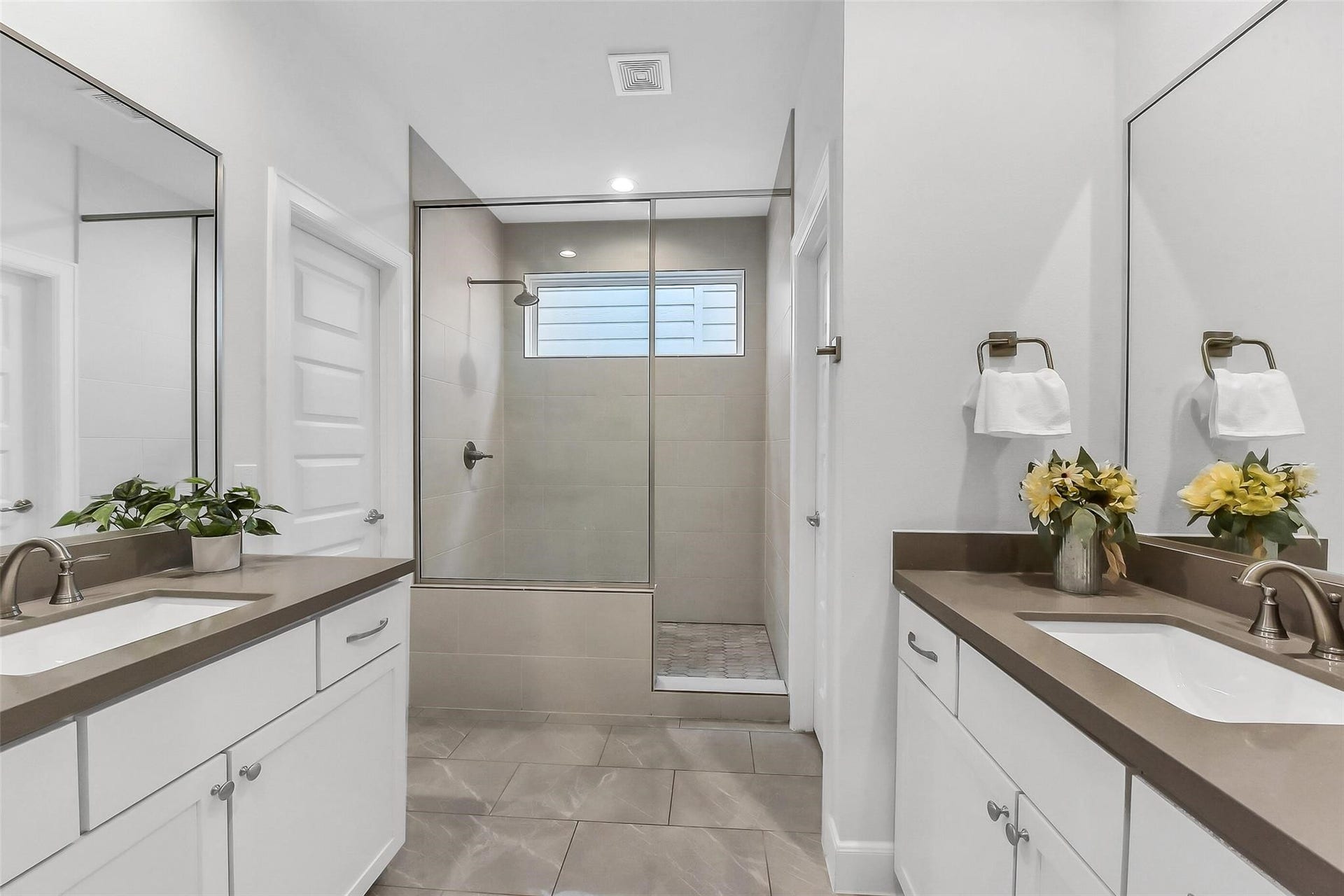 2804 Grand Fountains Drive, #D, Houston, TX 77054 2804 Grand Fountains Drive, #D, Houston, TX 77054