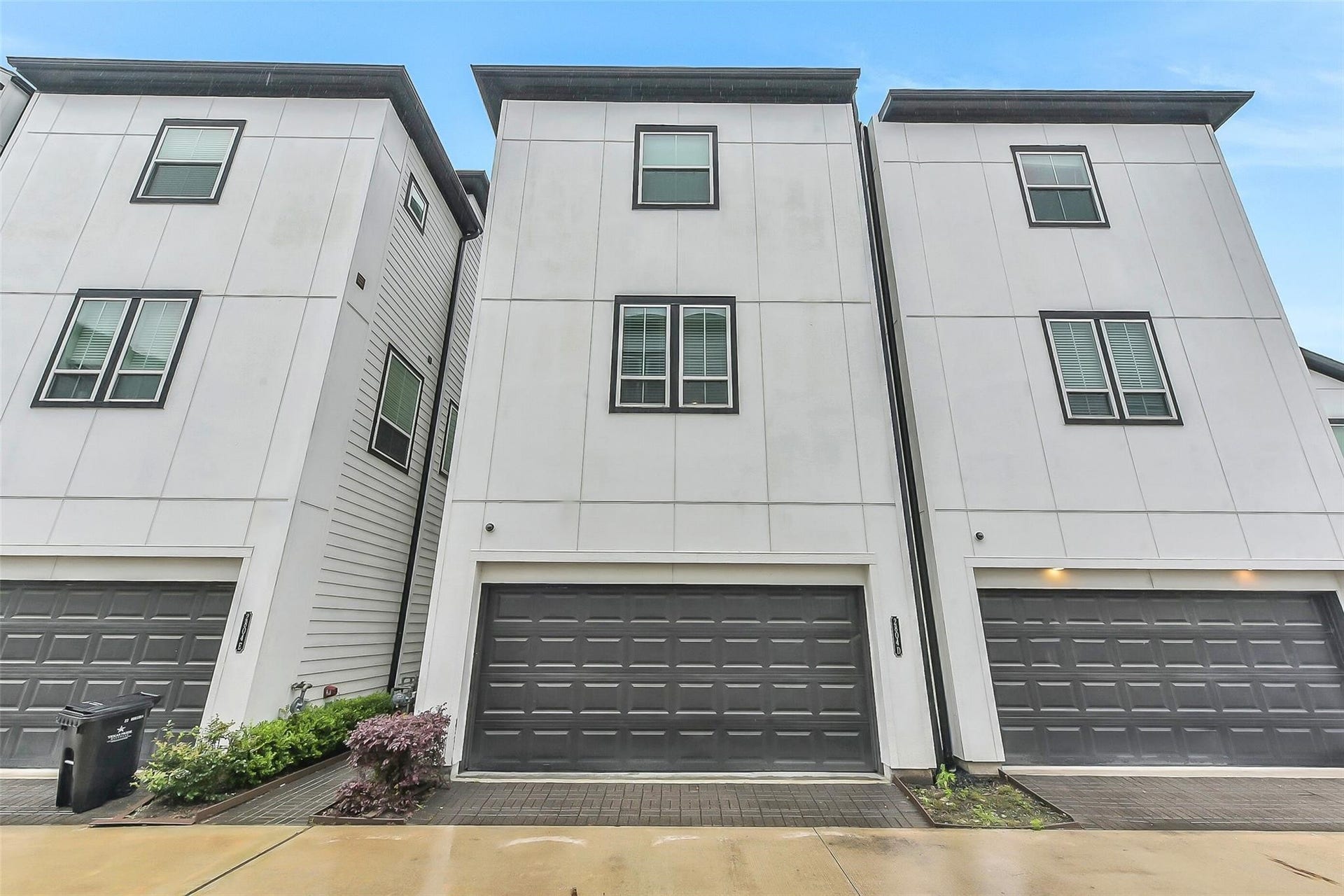 2804 Grand Fountains Drive, #D, Houston, TX 77054 2804 Grand Fountains Drive, #D, Houston, TX 77054