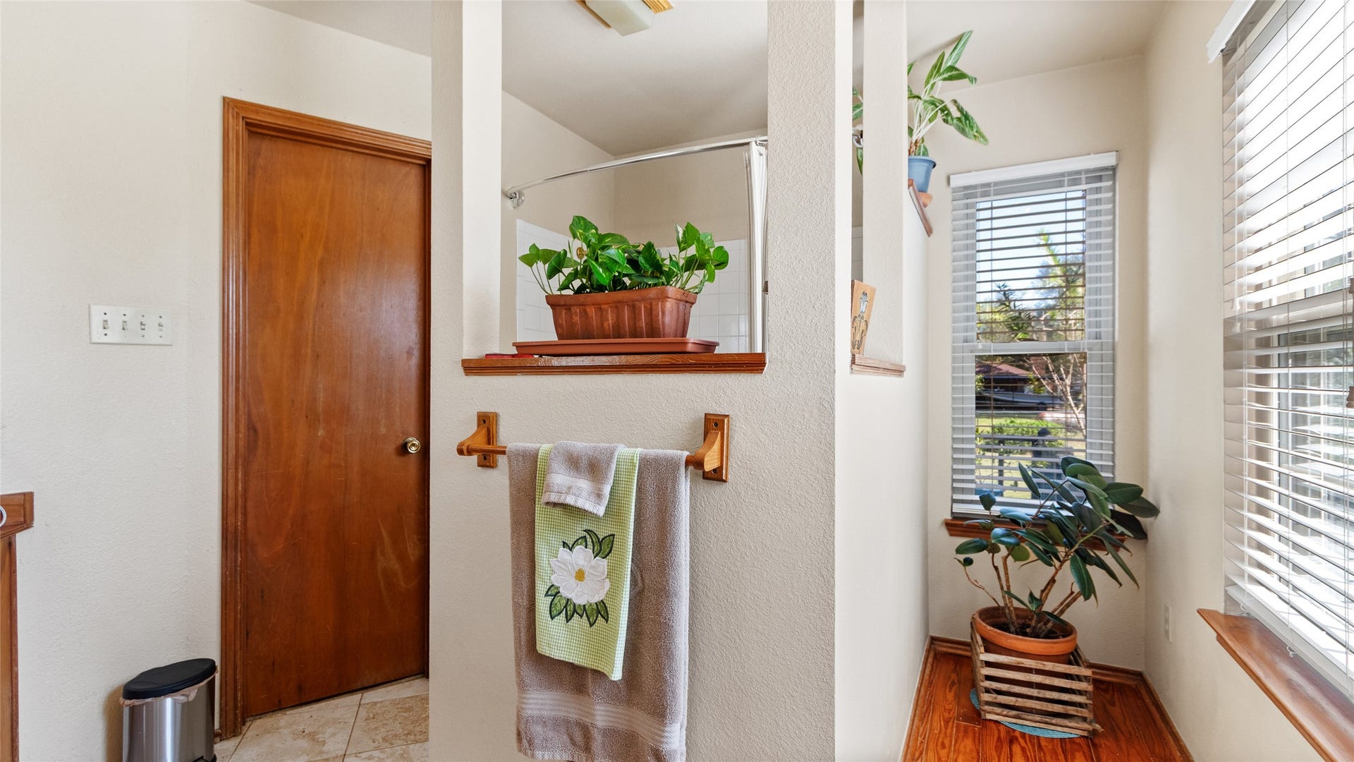 5101 W Zephyr Drive, #C378B, Alvin, TX 77511 Primary Bath