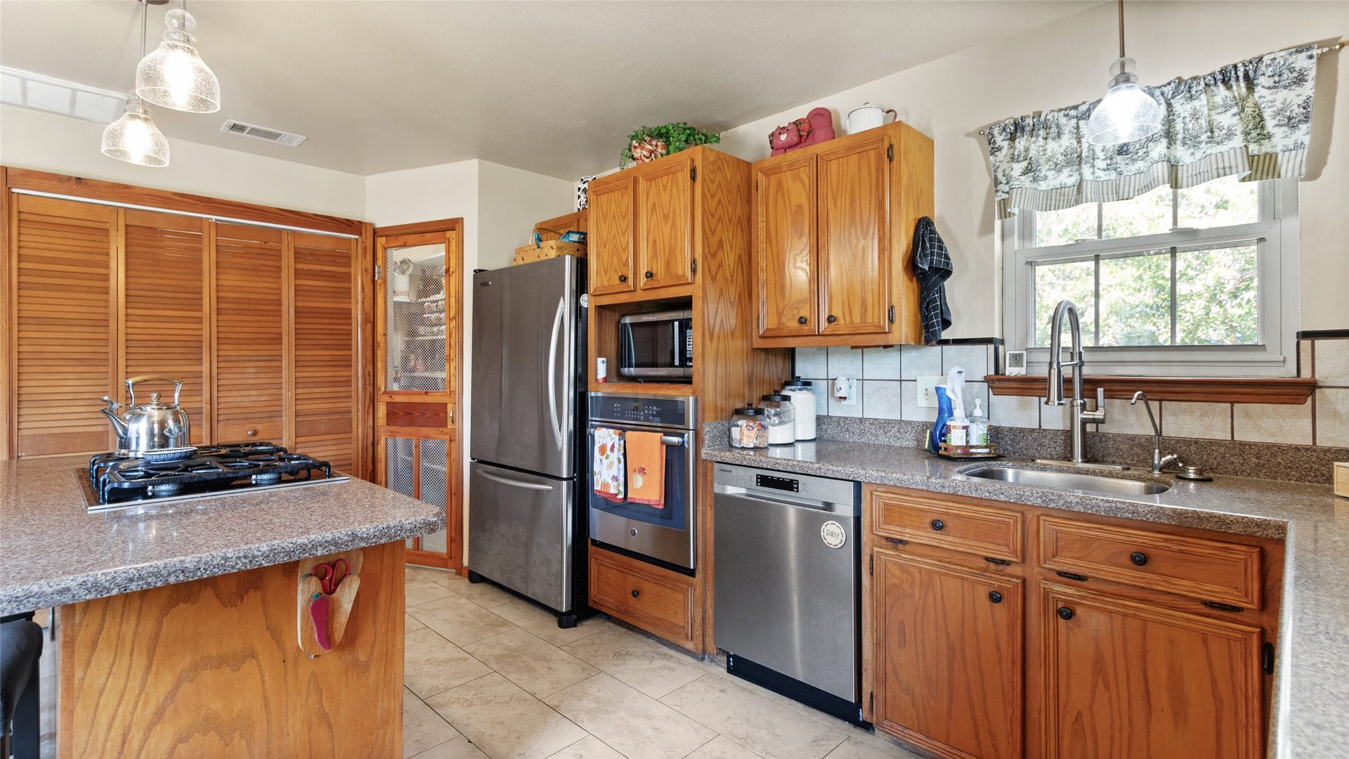 5101 W Zephyr Drive, #C378B, Alvin, TX 77511 5101 W Zephyr Drive, #C378B, Alvin, TX 77511