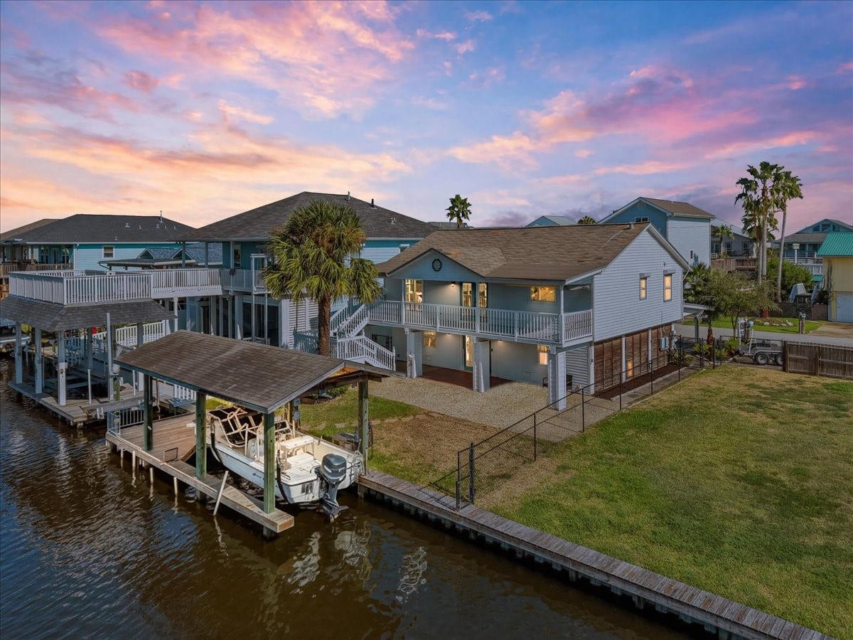 1172 Sailfish Street, Hitchcock, TX 77563 1172 Sailfish Street, Hitchcock, TX 77563
