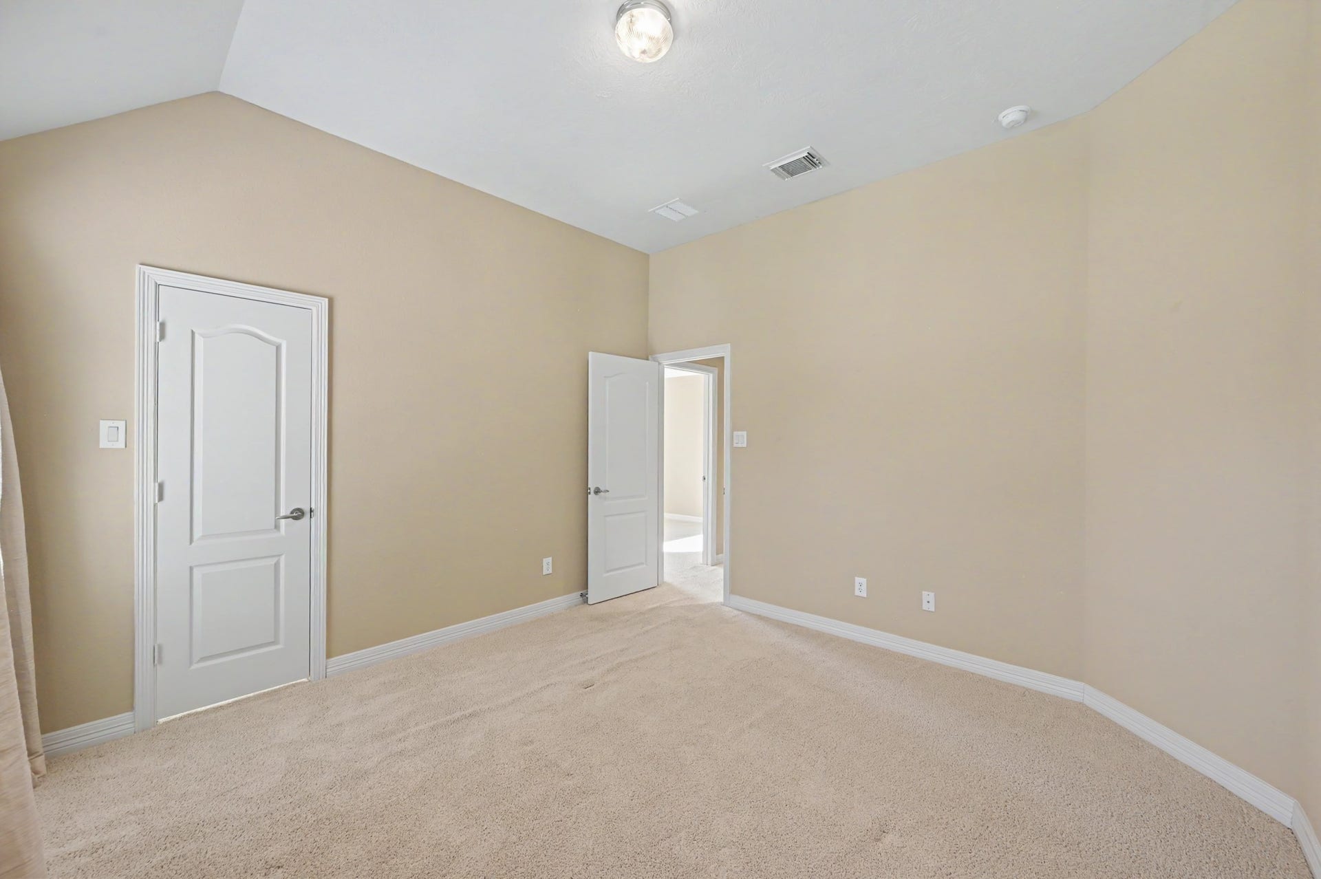 Upstairs bedroom 3