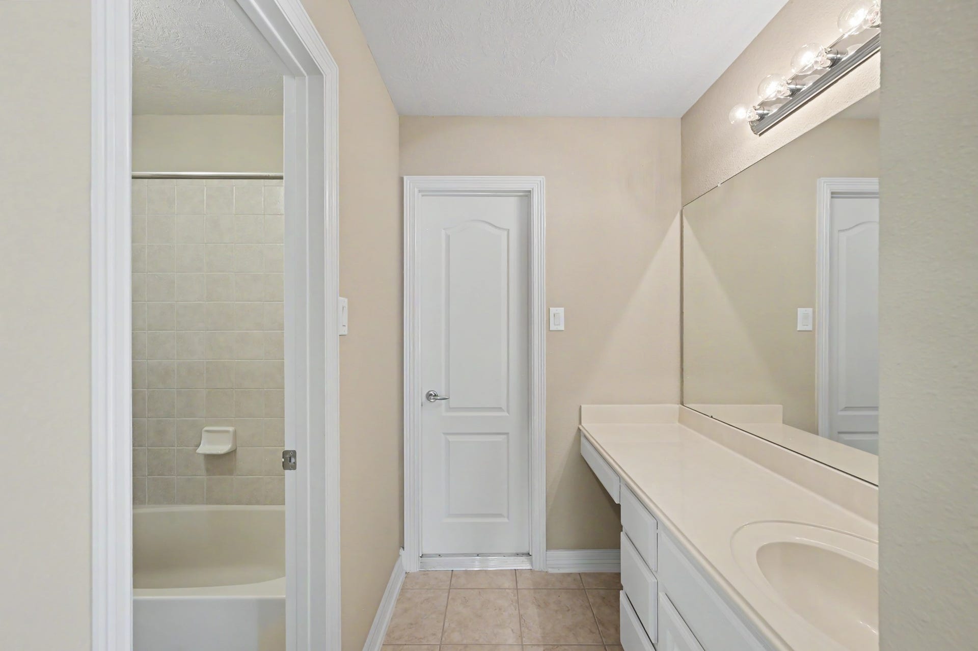 Upstairs bath 2